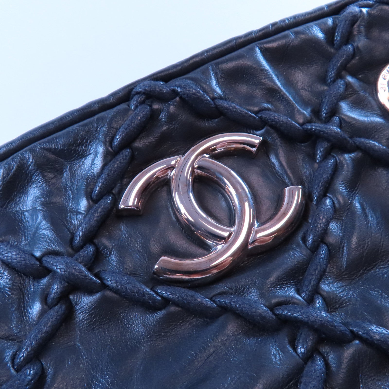 CHANEL 牛皮皮革Shoulder Bag金扣鏈帶肩背袋黑色