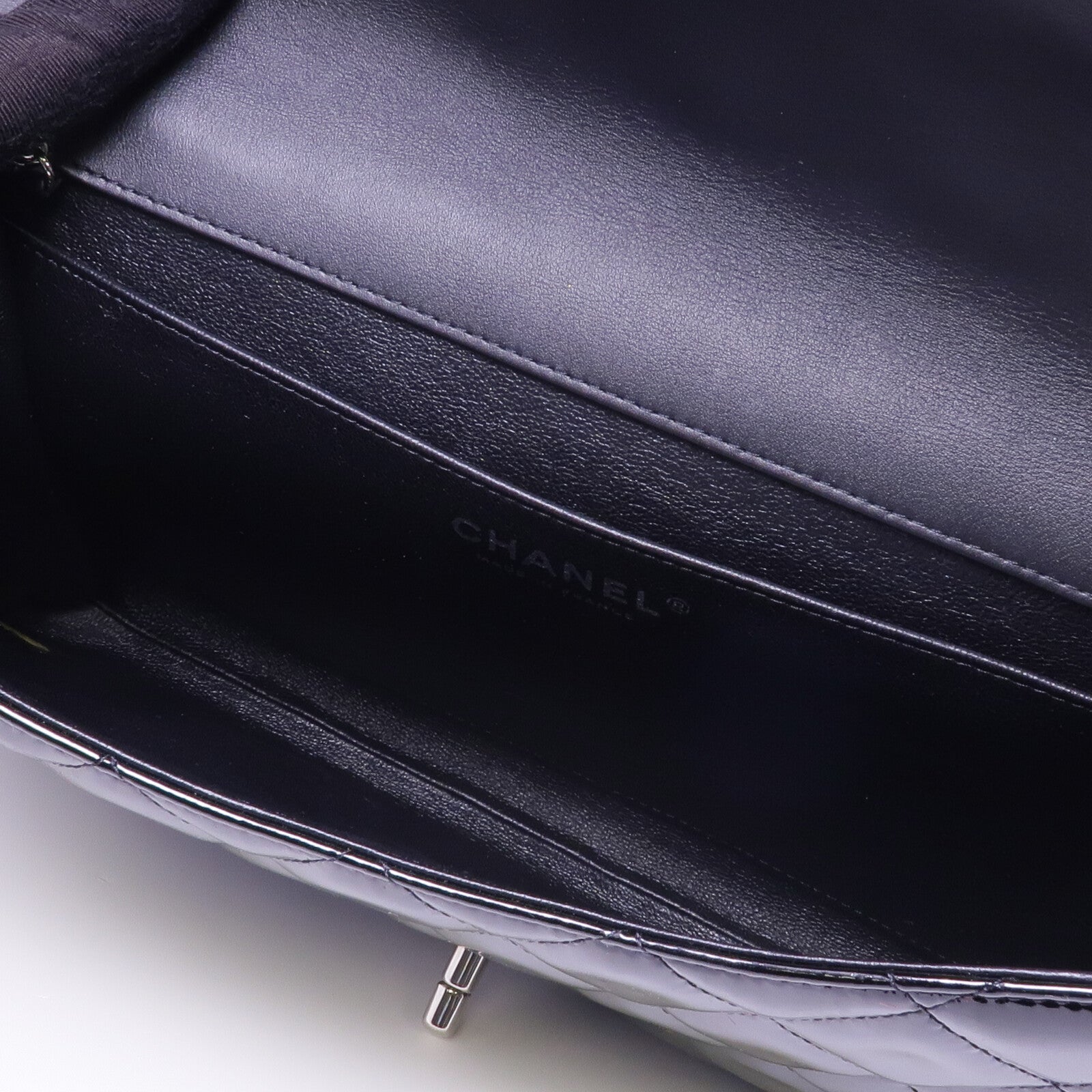 CHANEL 漆皮皮革Chain Shoulder Bag銀扣鏈帶肩背袋