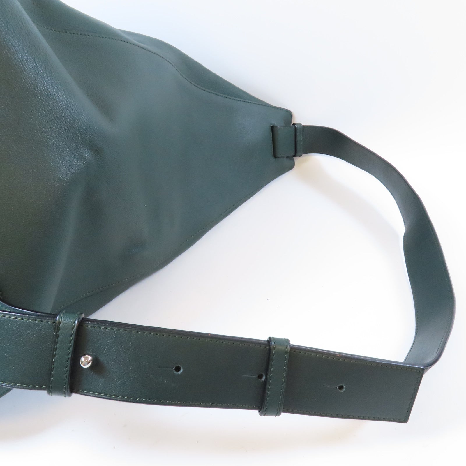 LOEWE 牛皮皮革Backpack銀扣背包綠色