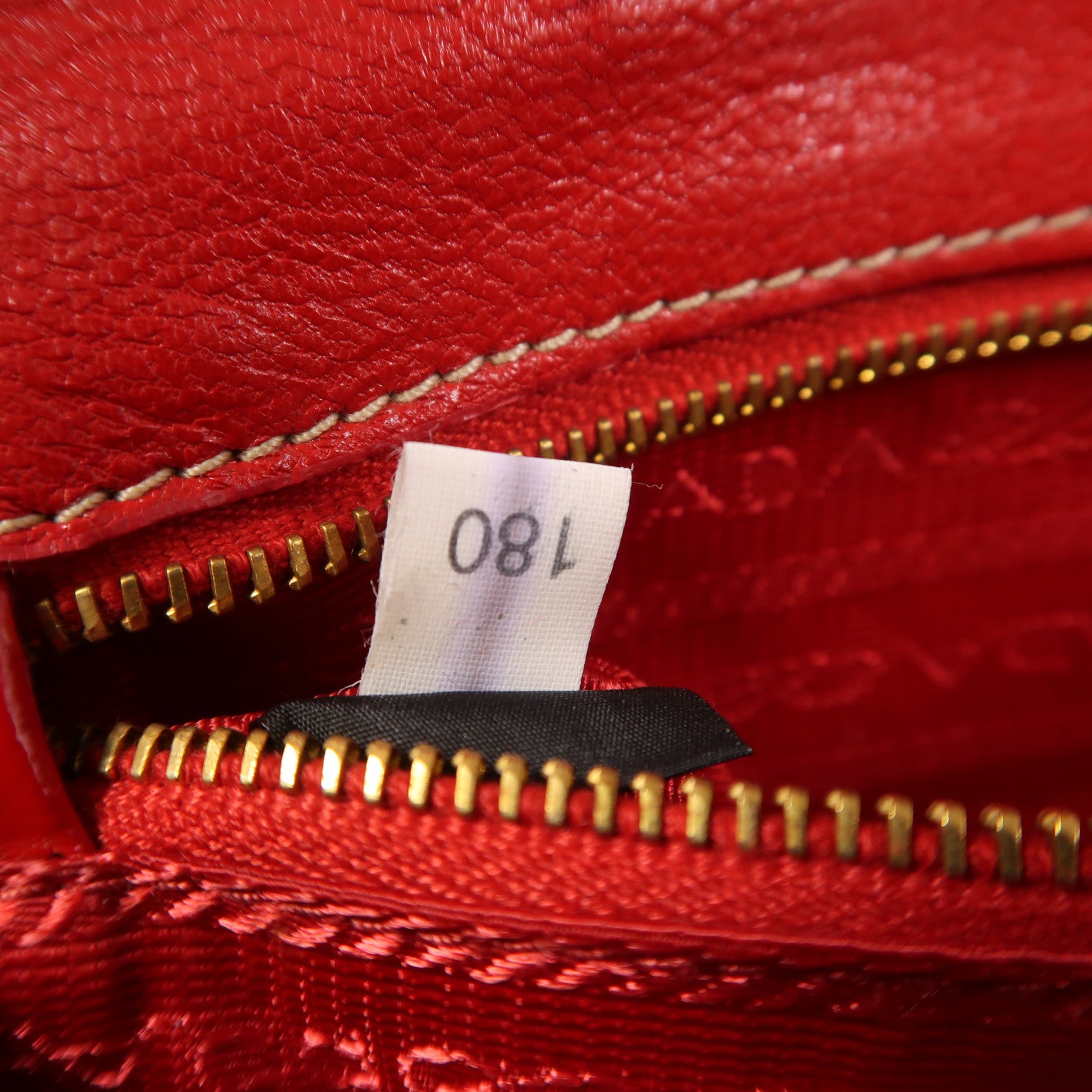 PRADA Saffiano Vernice Shoulder Bag金扣肩背袋