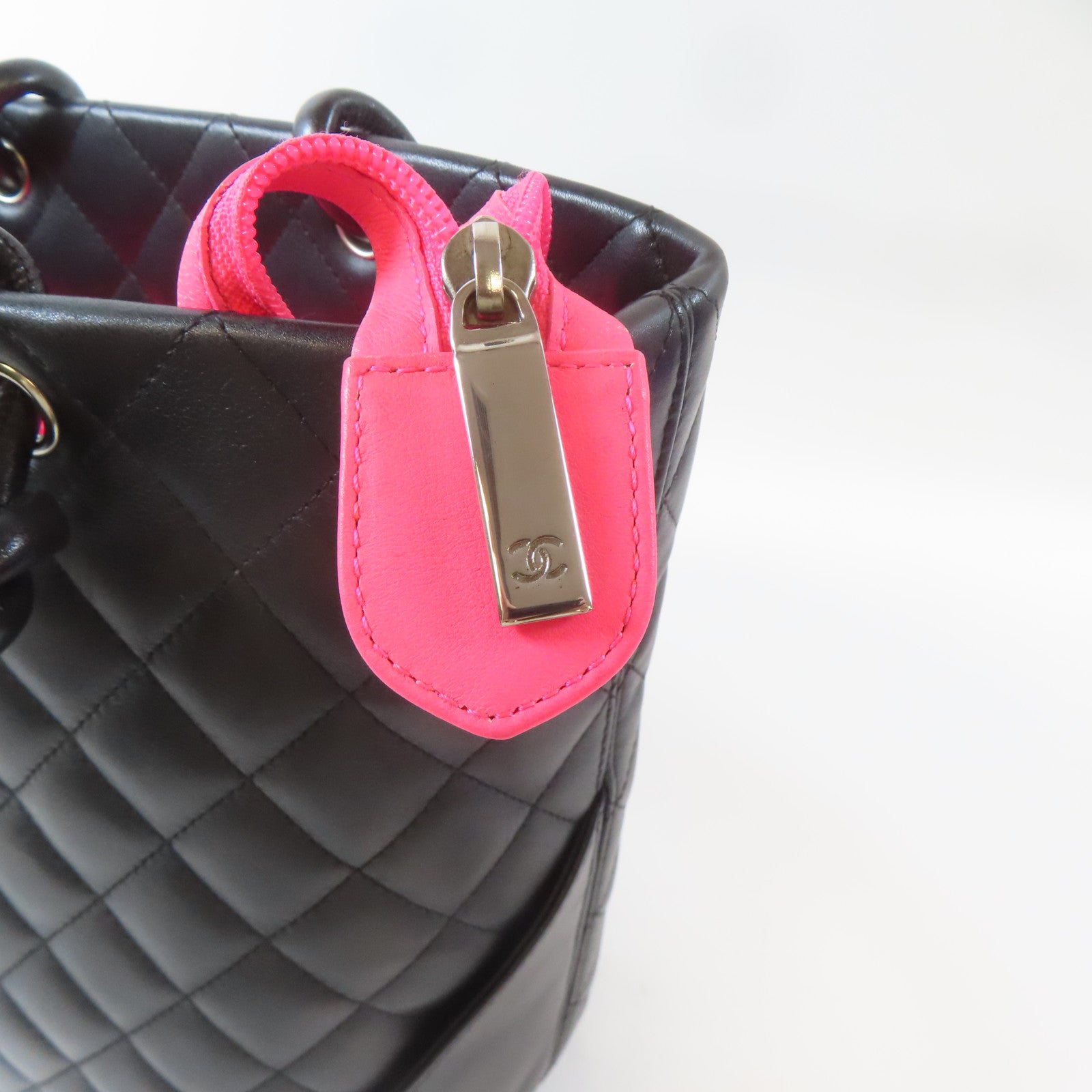 CHANEL 菱格牛皮皮革Cambon Tote銀扣手挽袋黑色