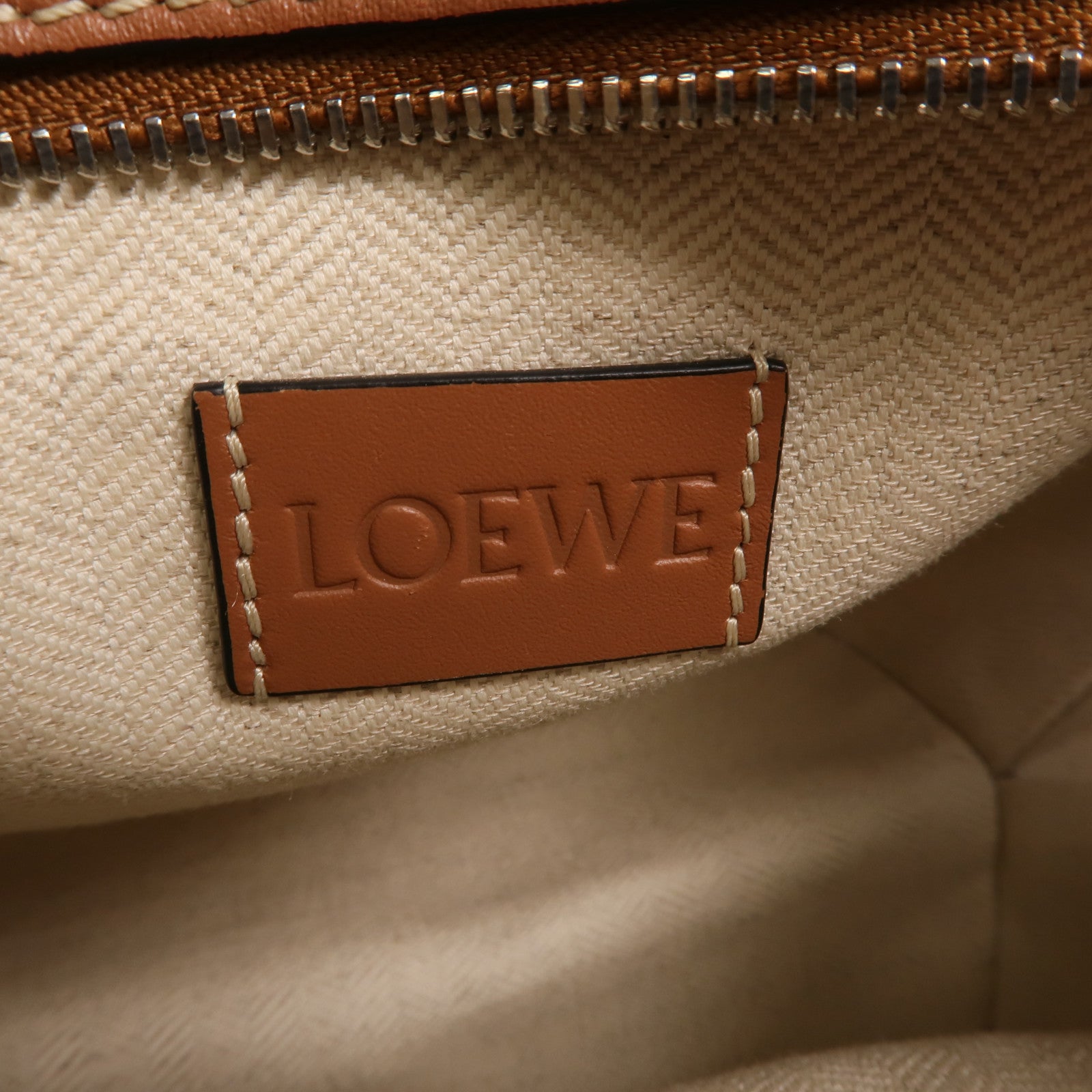 LOEWE Raffia/牛皮皮革Paula's Ibiza Ruffle Pochette肩背袋