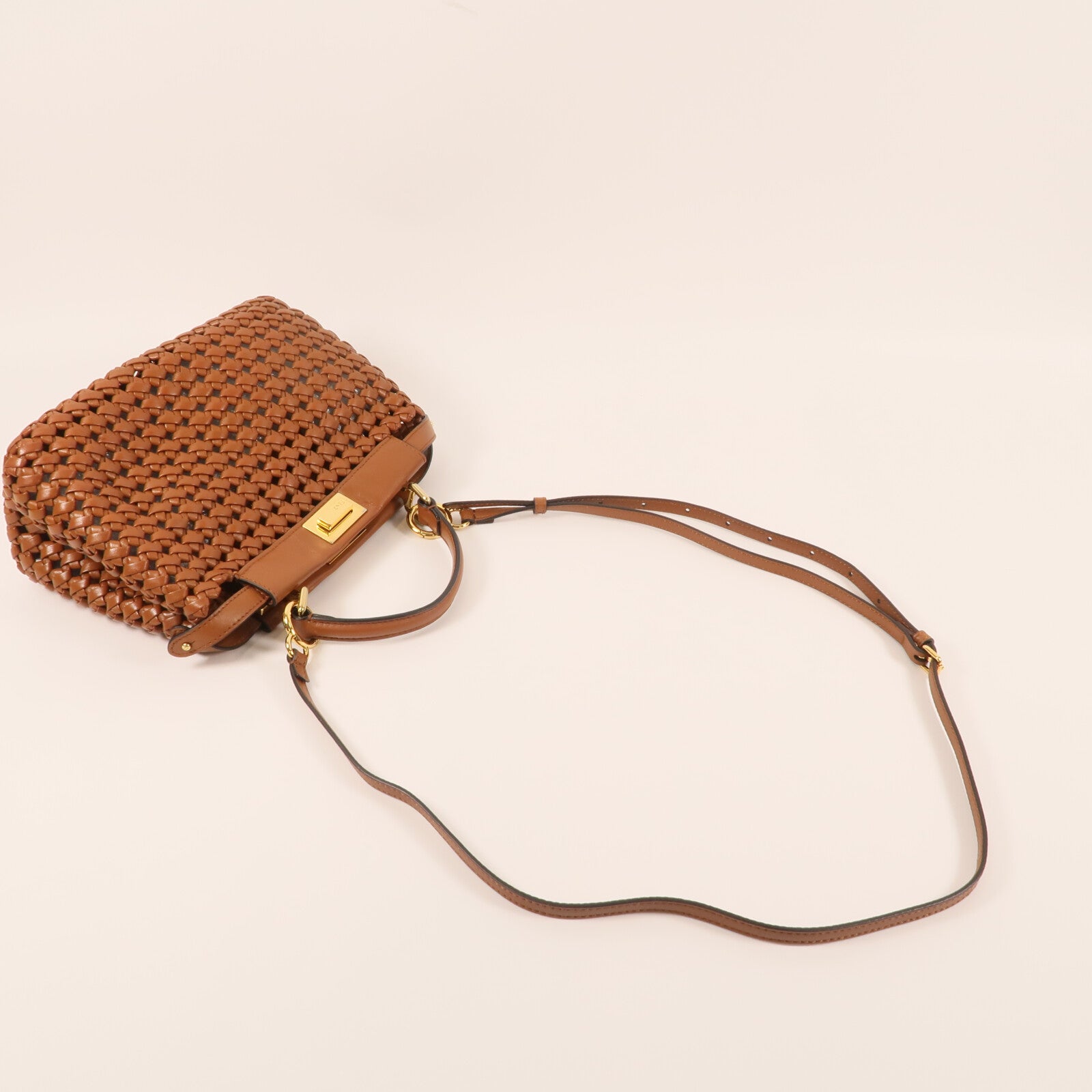 FENDI Nappa皮革Mini Peekaboo金扣手挽肩背兩用袋