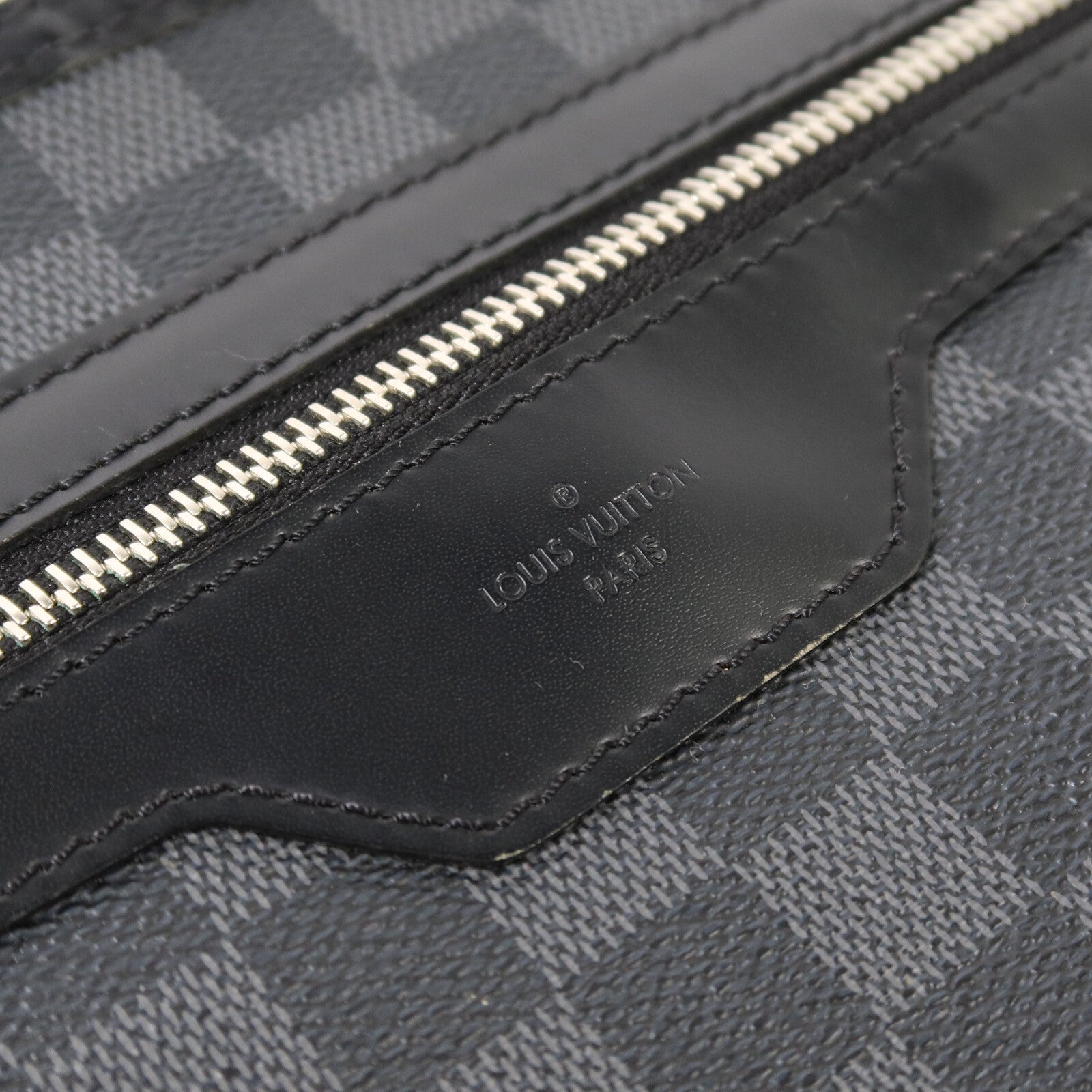 LOUIS VUITTON Damier Graphite Thomas肩背袋