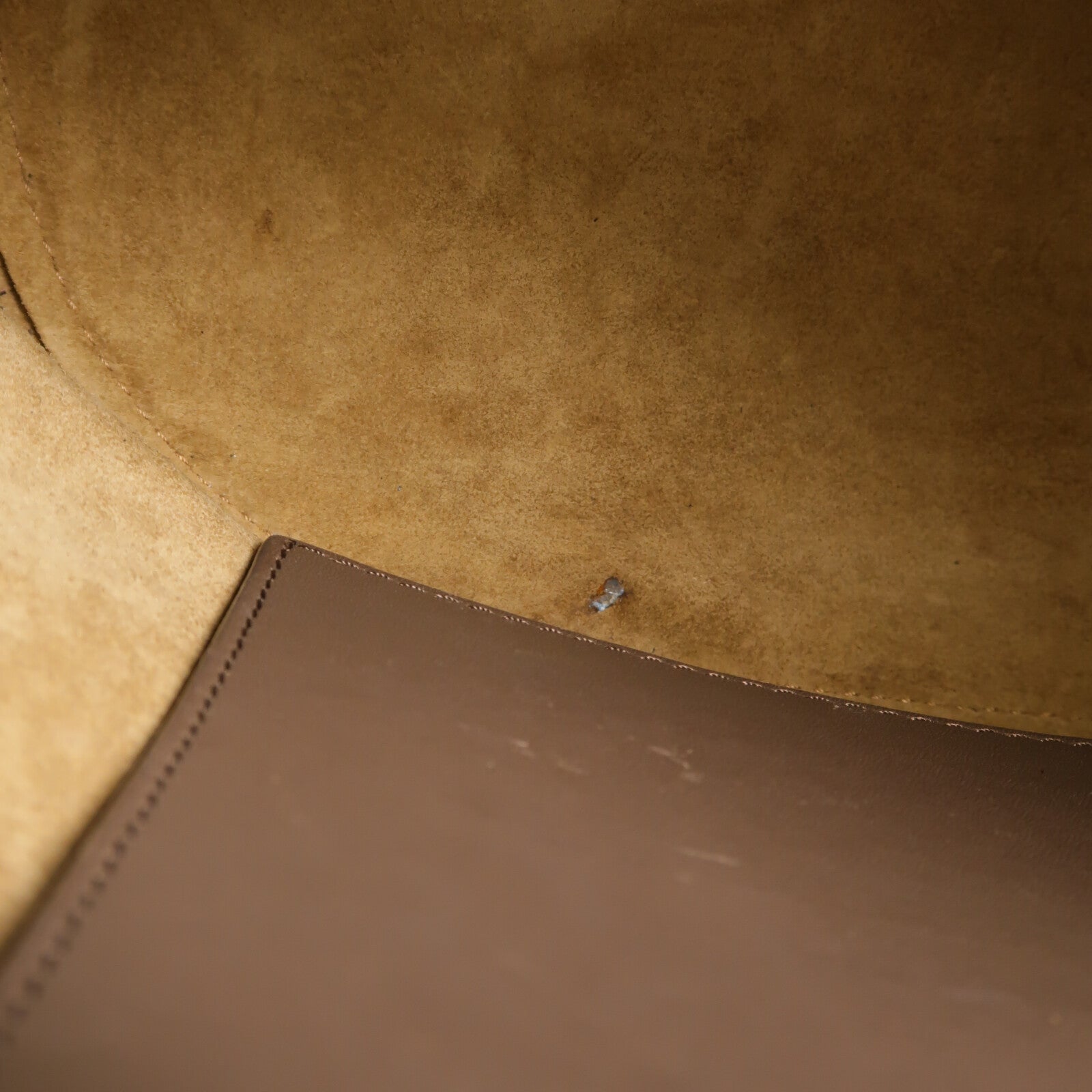 LOEWE 牛皮皮革Lazo Bucket肩背袋