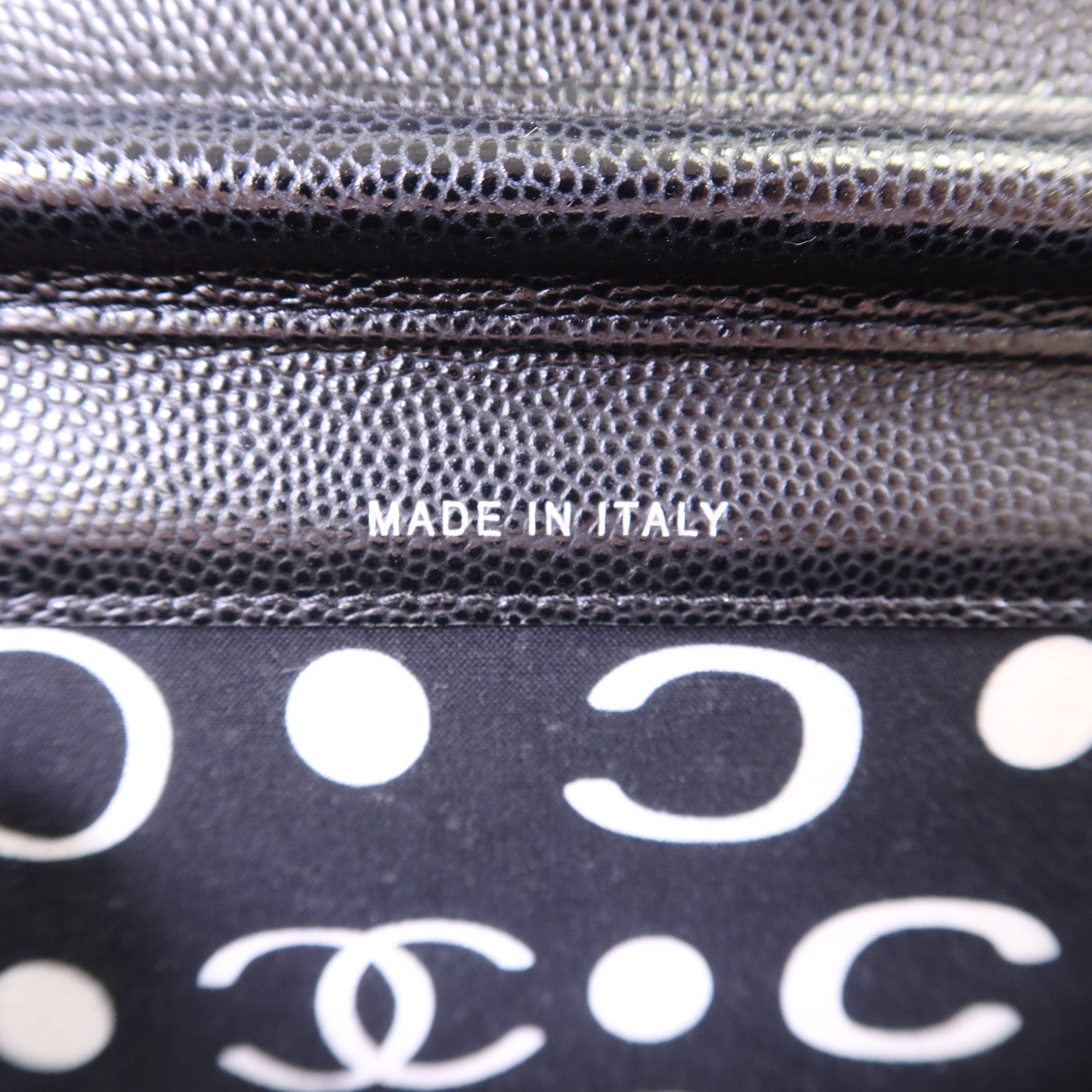 CHANEL 【激減優惠】牛皮皮革Flap Phone Bag銀扣鏈帶肩背袋