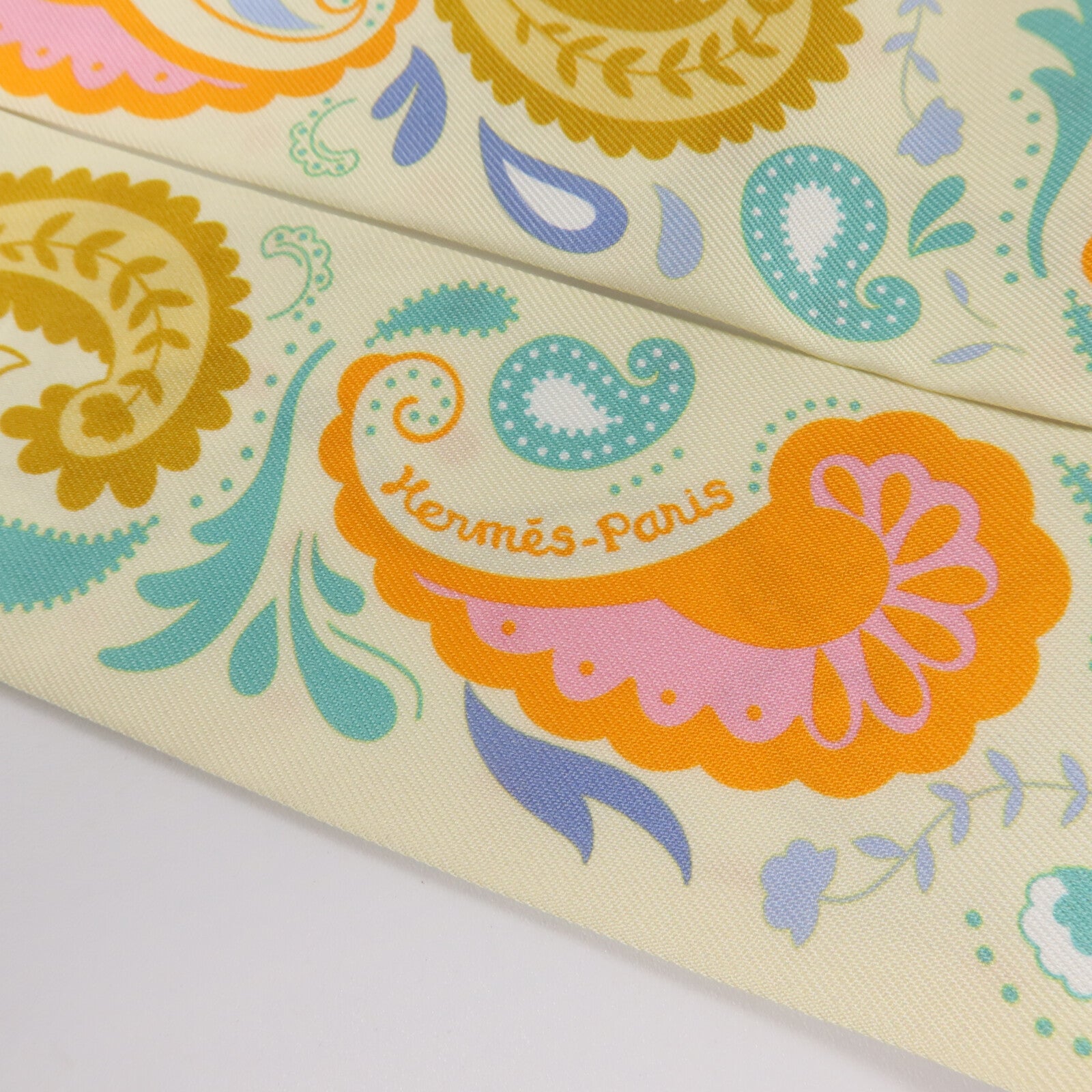 HERMES 絲質Guepards Bandana Twilly絲巾