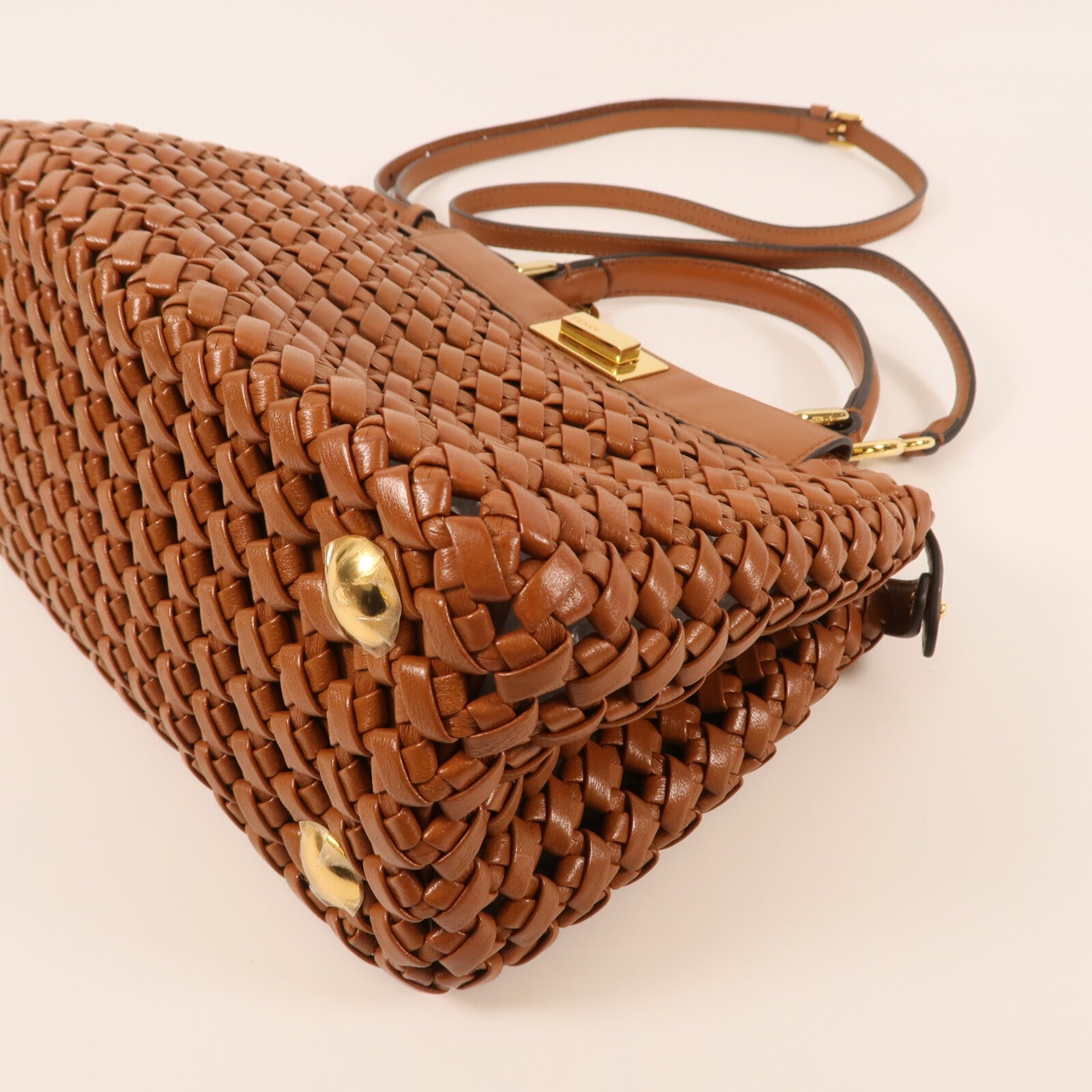 FENDI Nappa皮革Mini Peekaboo金扣手挽肩背兩用袋