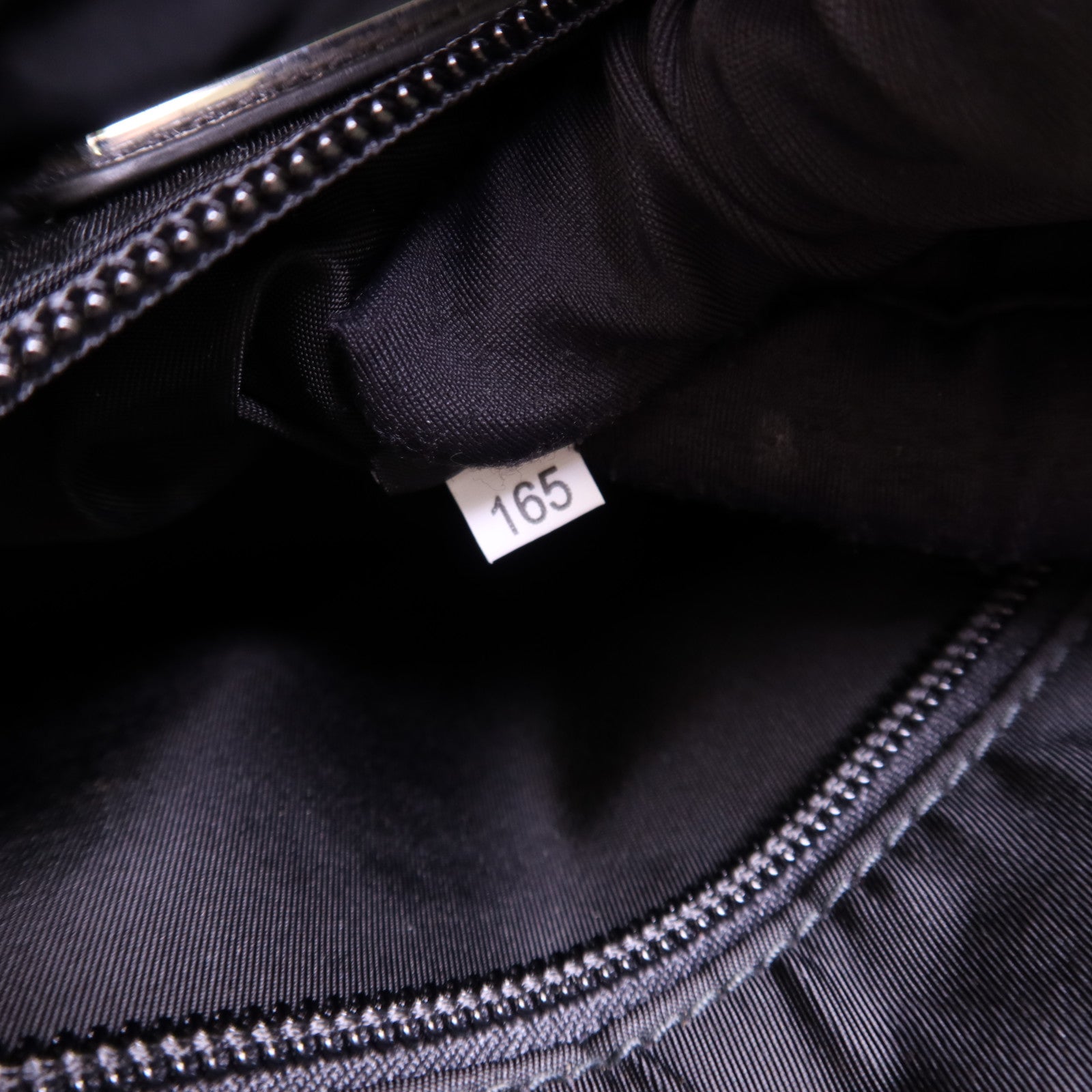 PRADA 尼龍Backpack銀扣背包