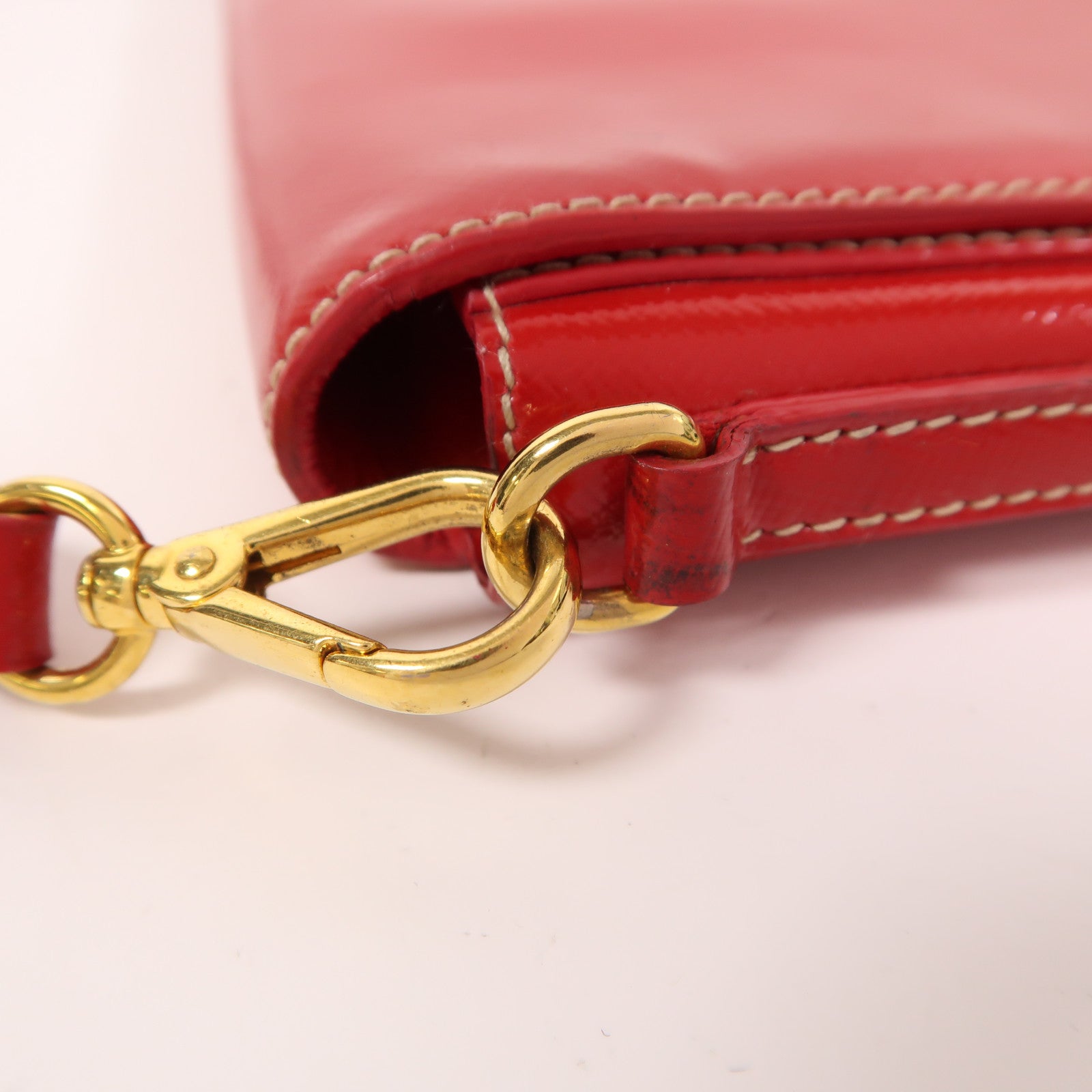 PRADA Saffiano Vernice Shoulder Bag金扣肩背袋