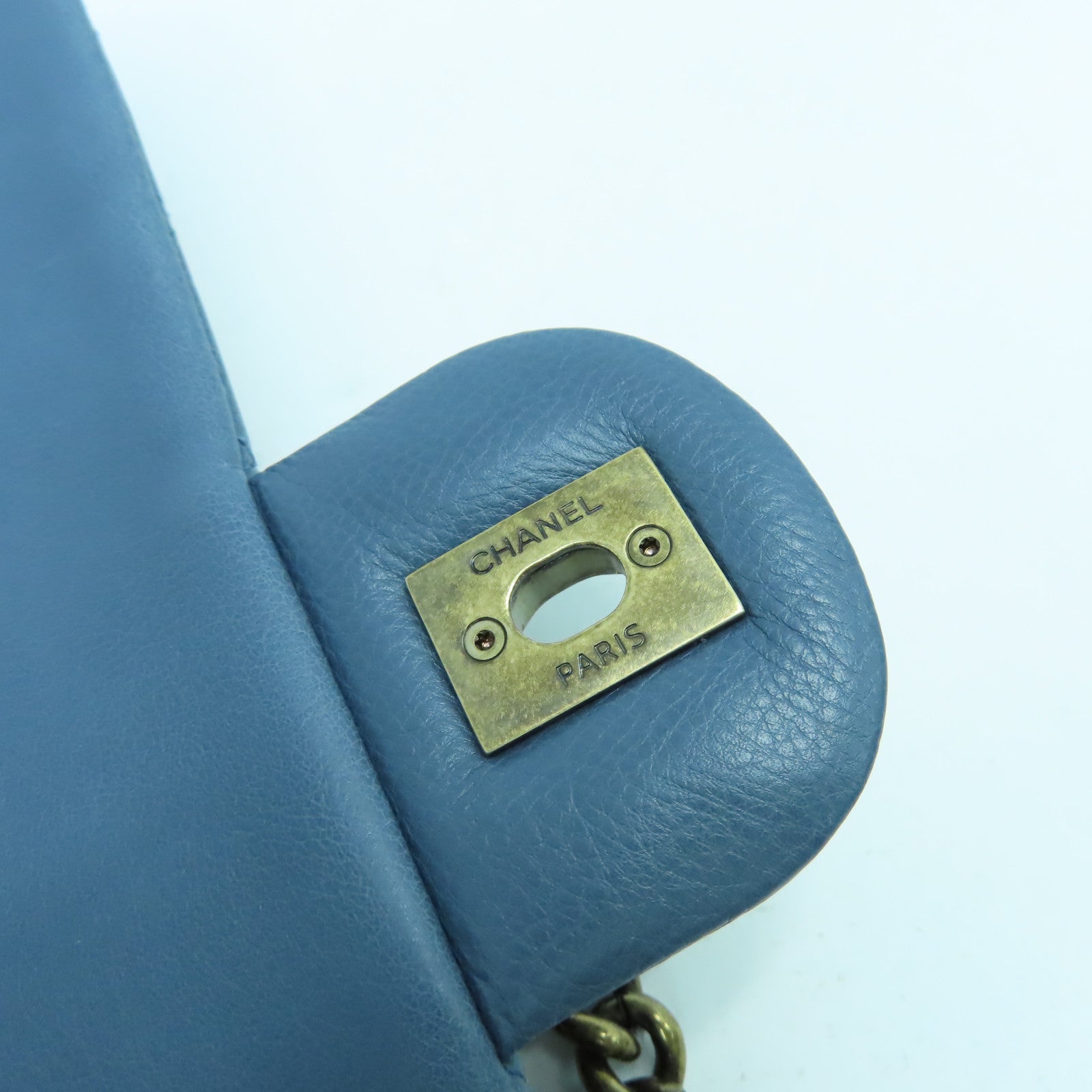 CHANEL 菱格牛皮皮革Chain Shoulder金扣鏈帶肩背袋藍色