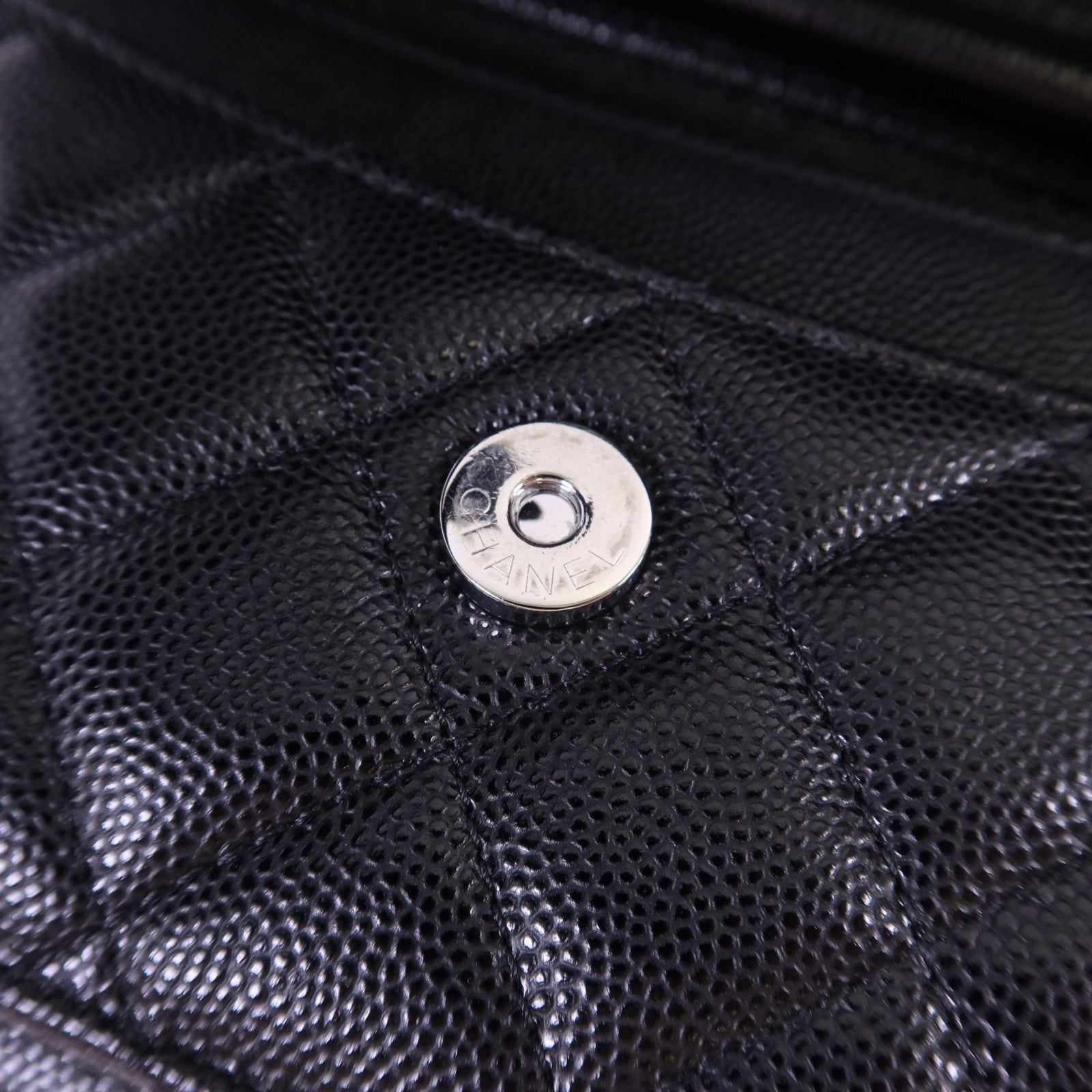 CHANEL 【激減優惠】牛皮皮革Flap Phone Bag銀扣鏈帶肩背袋