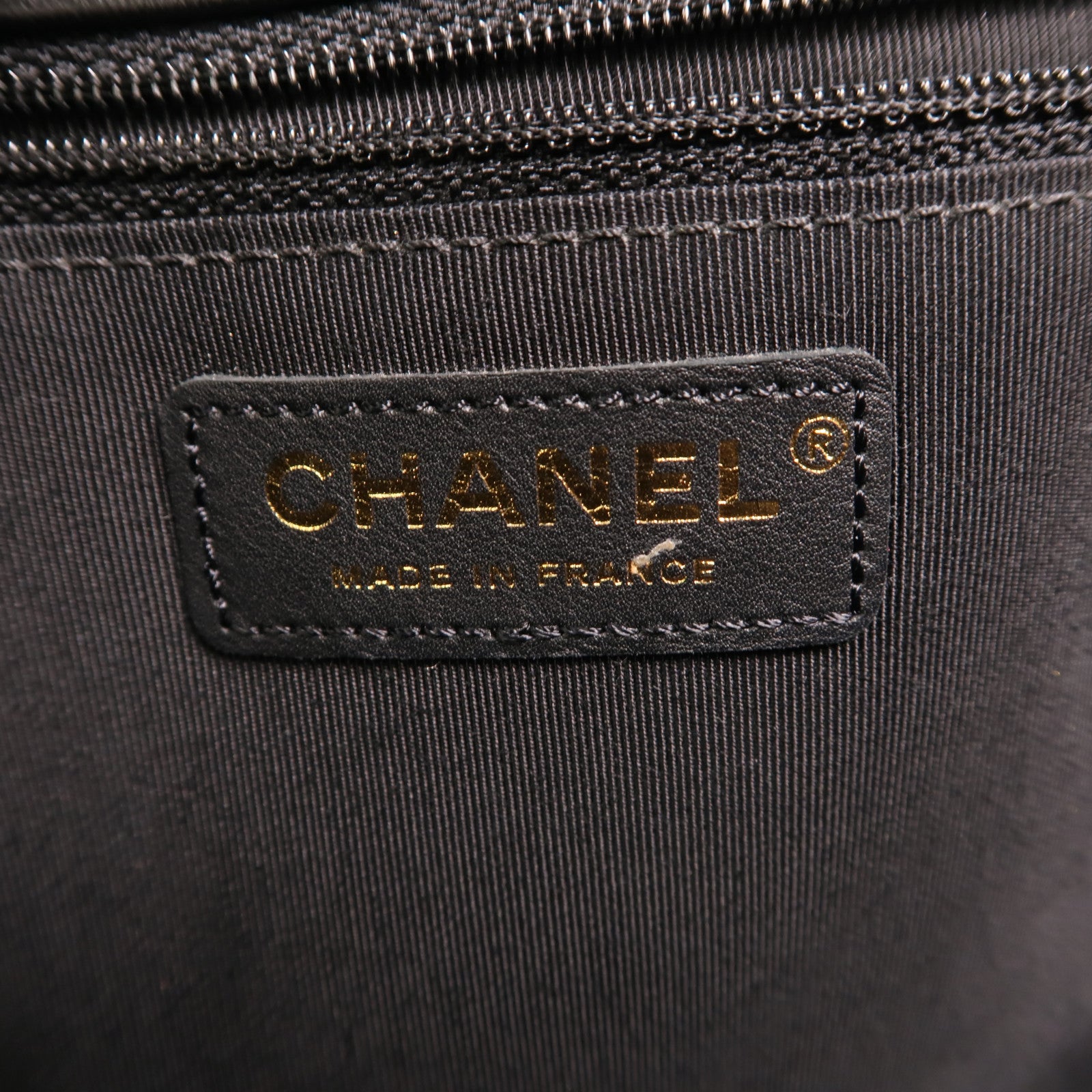 CHANEL 羊皮皮革Boy 28金扣鏈帶肩背袋