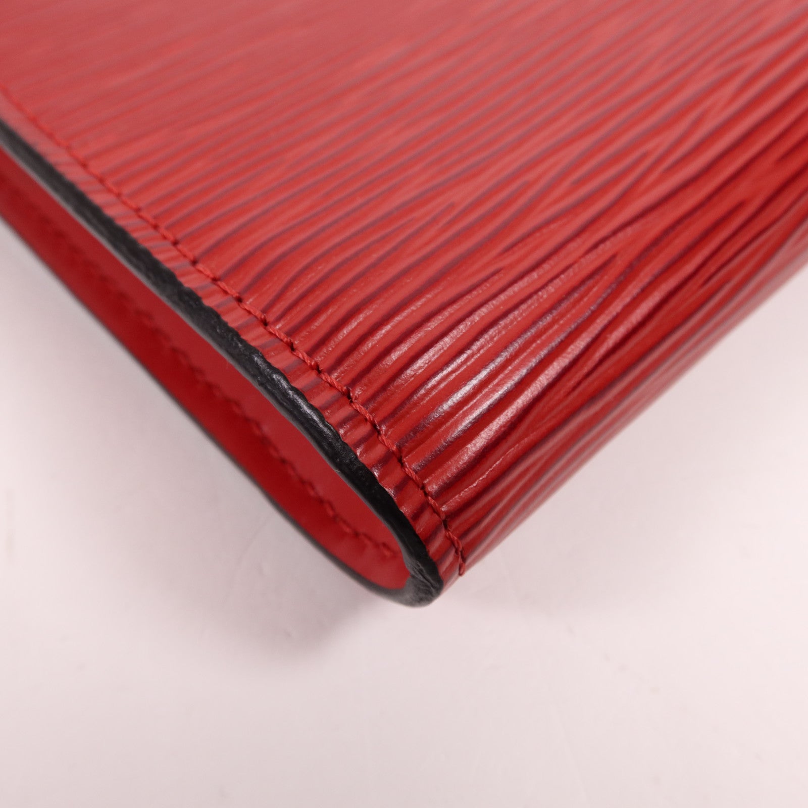 LOUIS VUITTON Epi Pochette Accessories金扣手挽袋