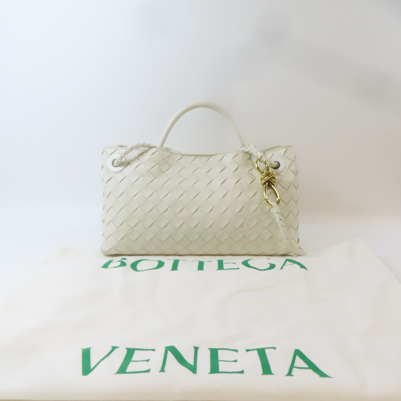 BOTTEGA VENETA 羊皮皮革East West Andiamo金扣手挽肩背兩用袋白色