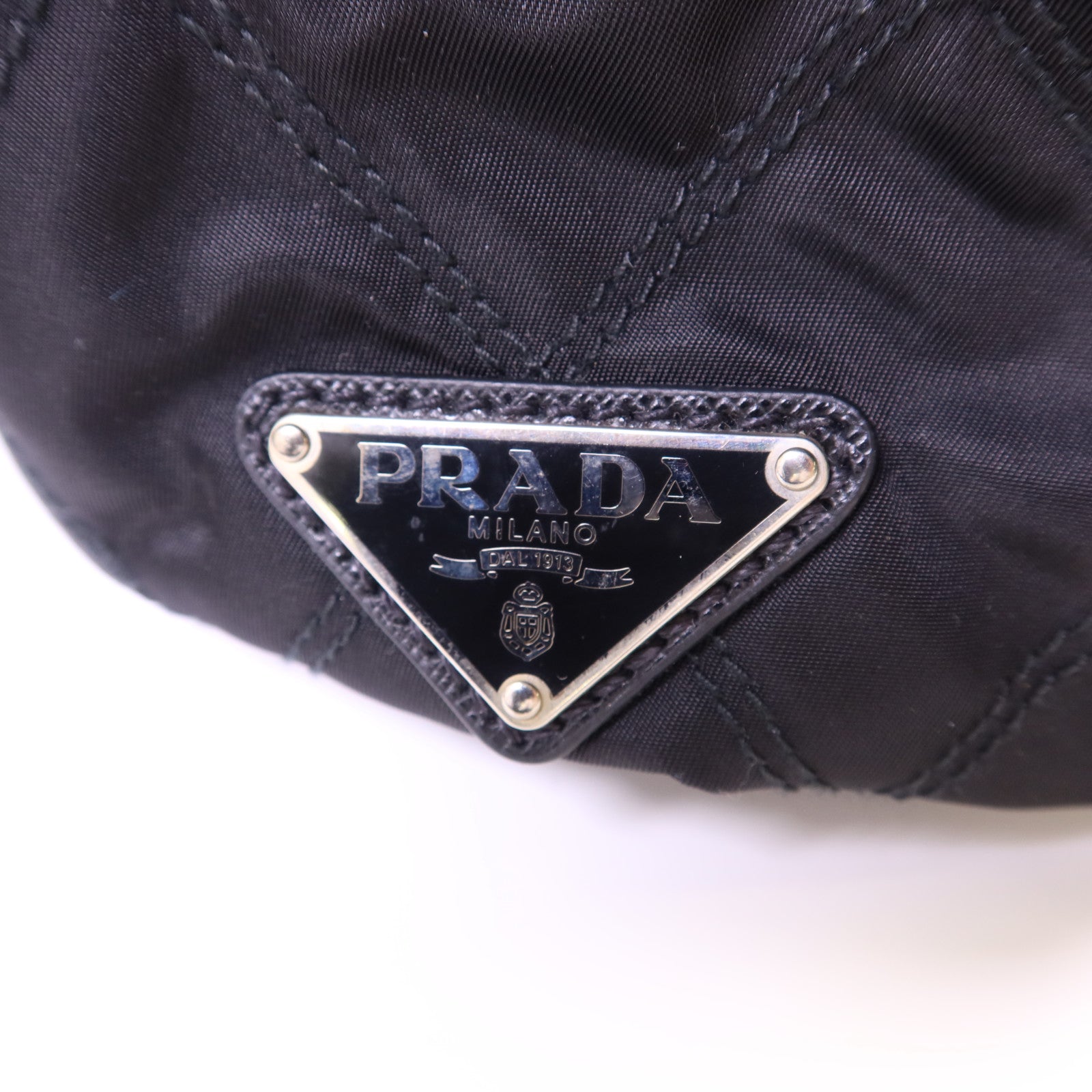 PRADA 尼龍Backpack銀扣背包