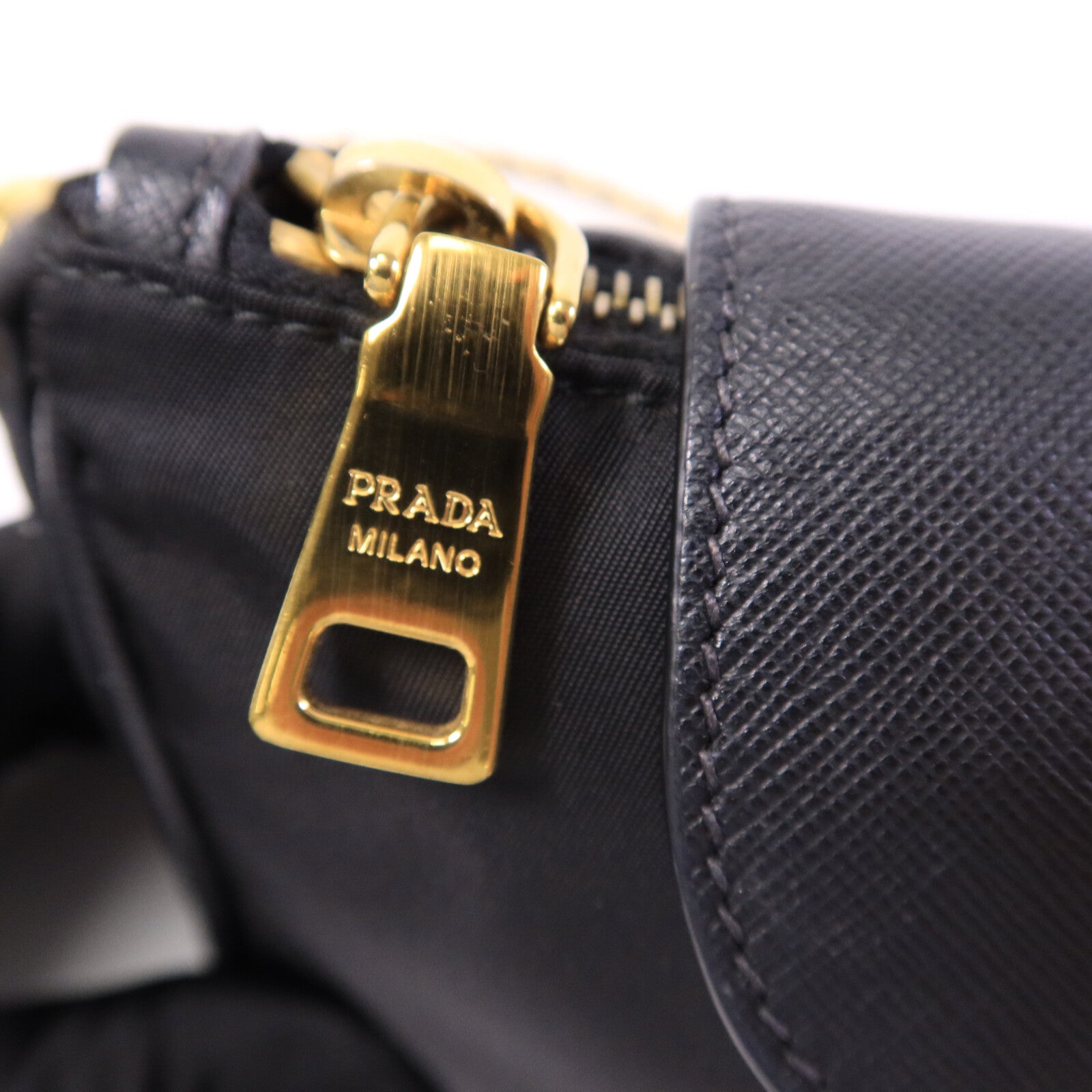 PRADA 皮革/尼龍Shoulder Bag鏈帶肩背袋
