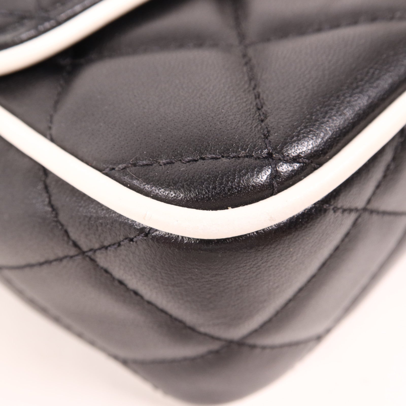 CHANEL 羊皮皮革Chain Shoulder金扣鏈帶肩背袋