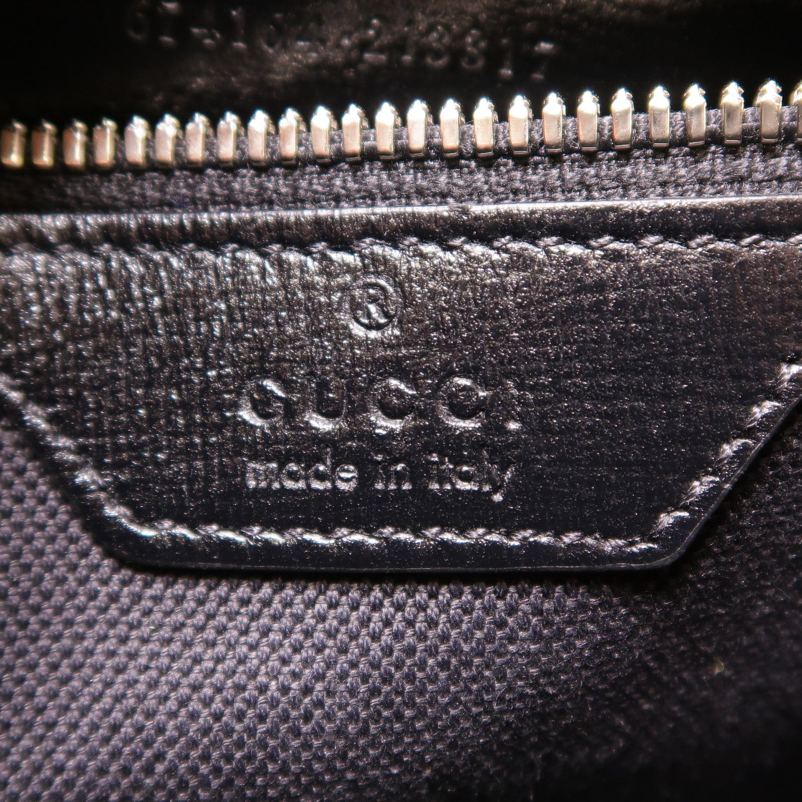 GUCCI 塗層帆布Shoulder Bag銀扣肩背袋