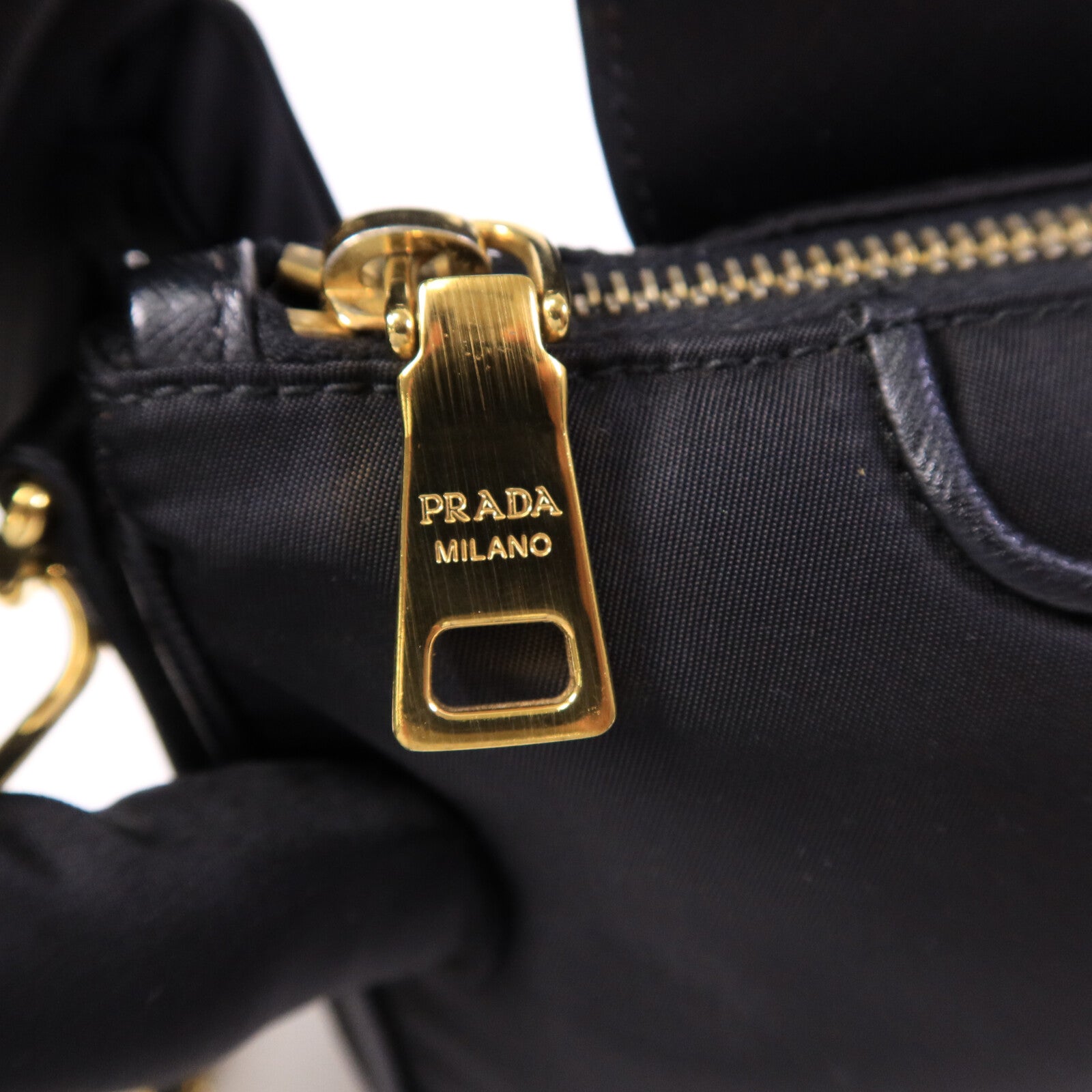 PRADA 皮革/尼龍Shoulder Bag鏈帶肩背袋