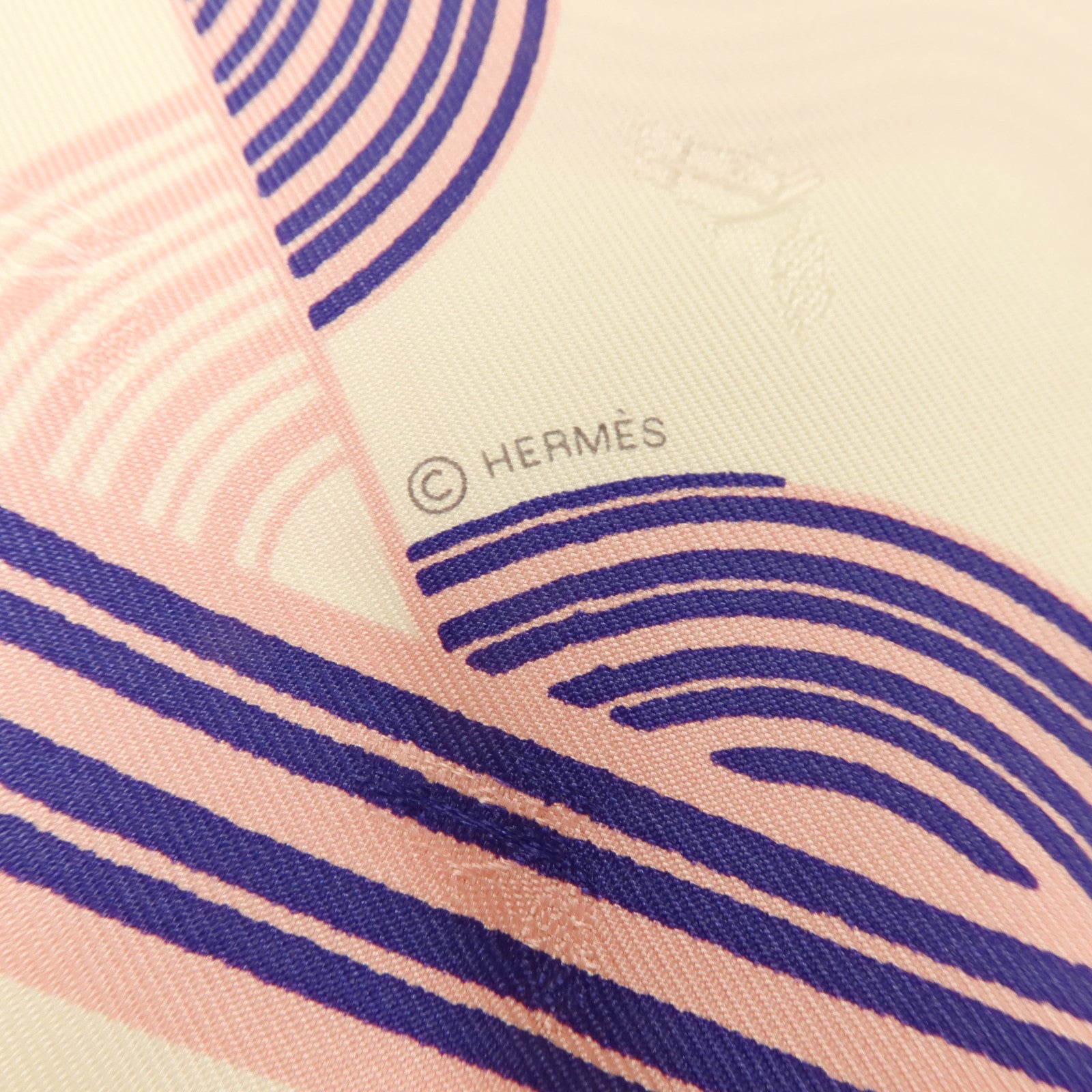 HERMES 絲質Garde Robe Pop Charm Triangle 70絲巾