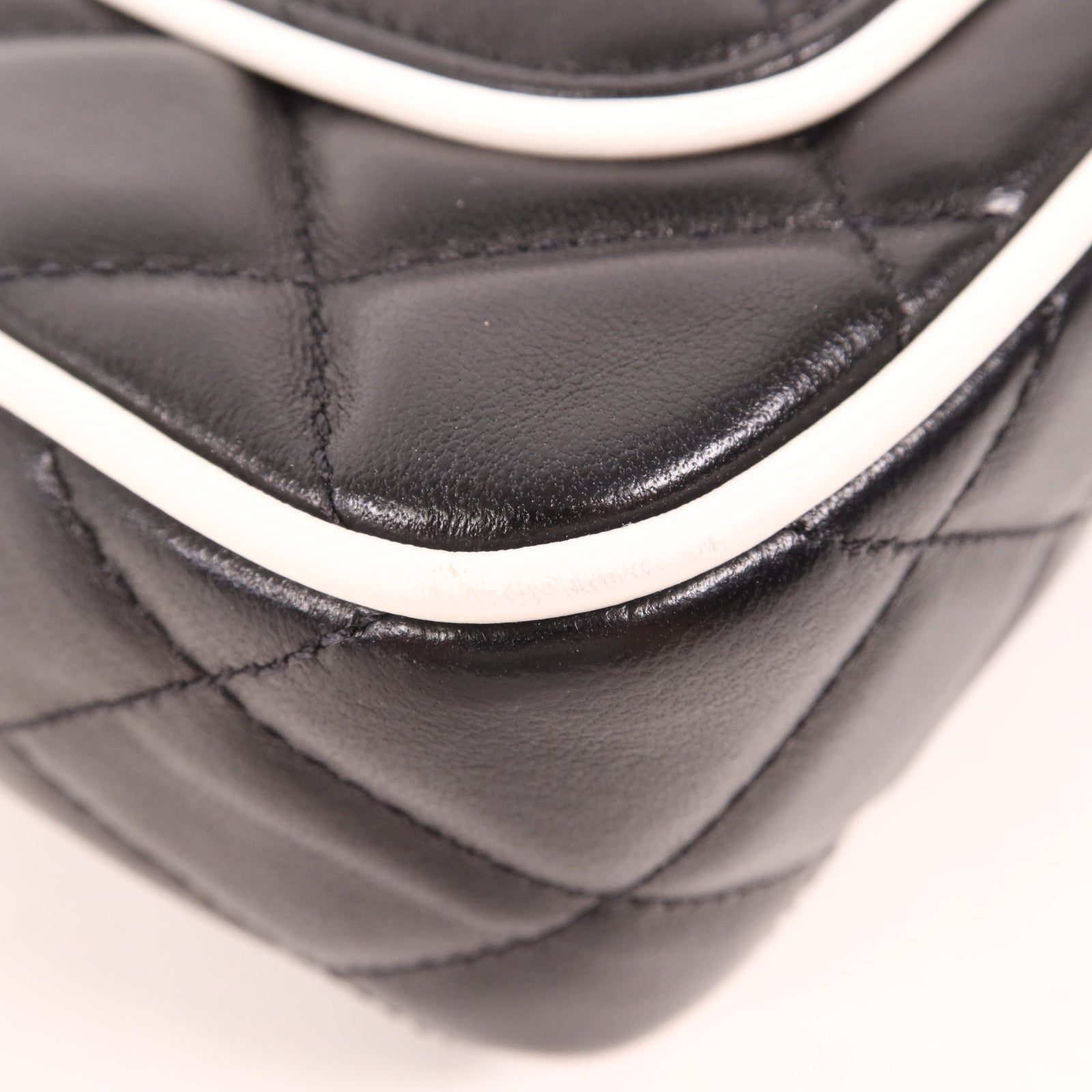 CHANEL 羊皮皮革Chain Shoulder金扣鏈帶肩背袋