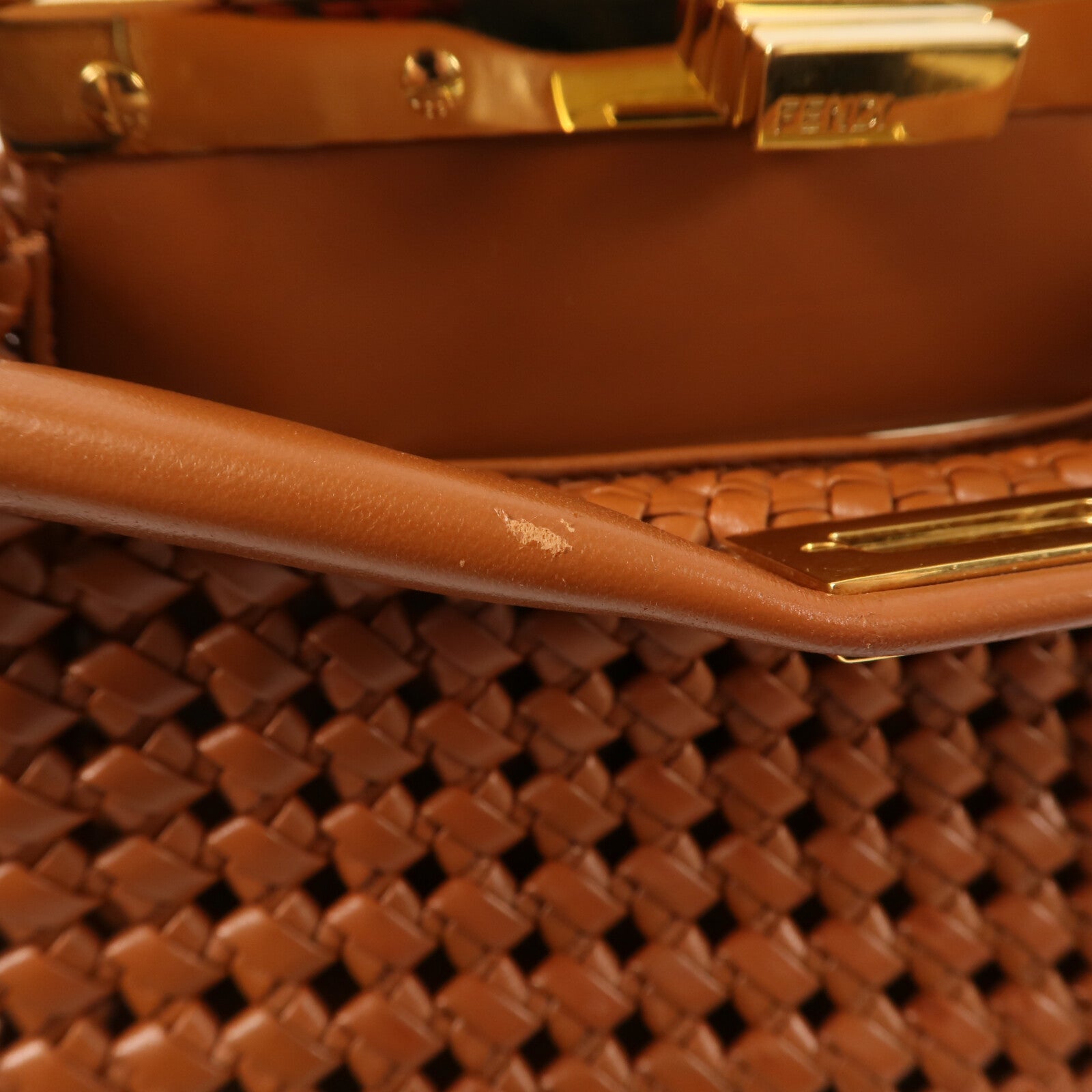 FENDI Nappa皮革Mini Peekaboo金扣手挽肩背兩用袋