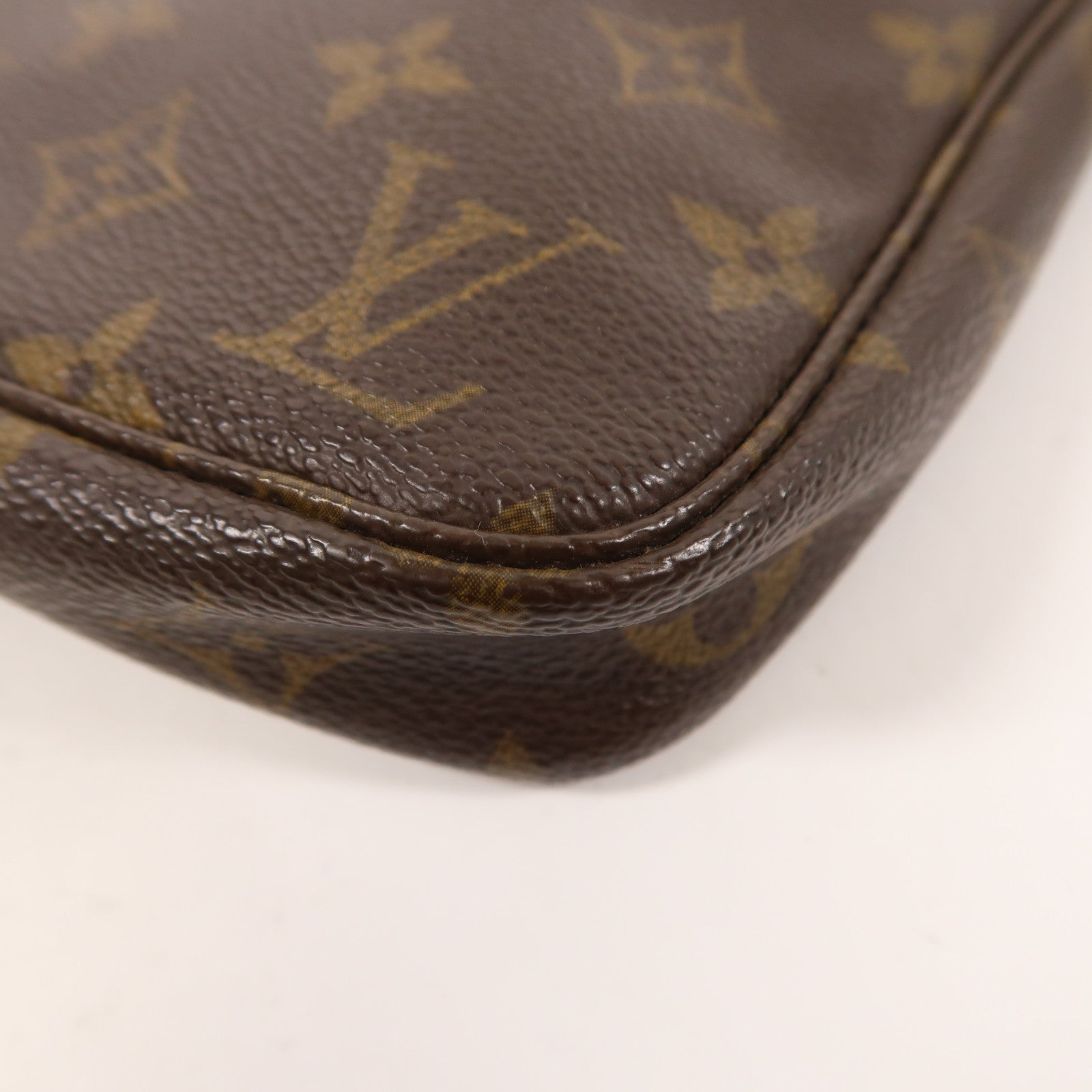 LOUIS VUITTON Monogram Pochette Accessoires金扣手拿包棕色