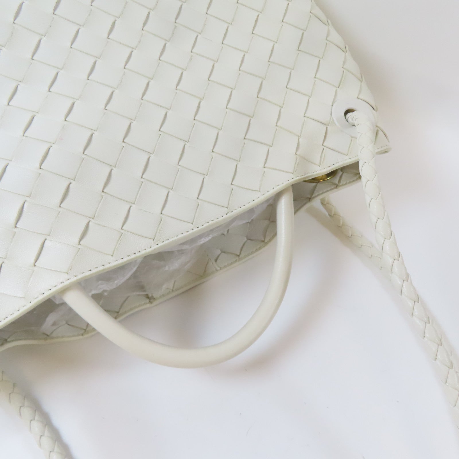 BOTTEGA VENETA 羊皮皮革East West Andiamo金扣手挽肩背兩用袋白色