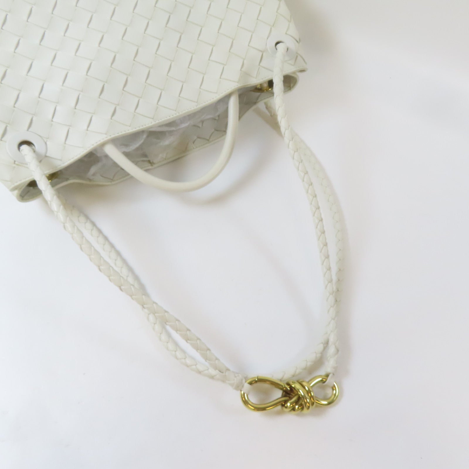 BOTTEGA VENETA 羊皮皮革East West Andiamo金扣手挽肩背兩用袋白色