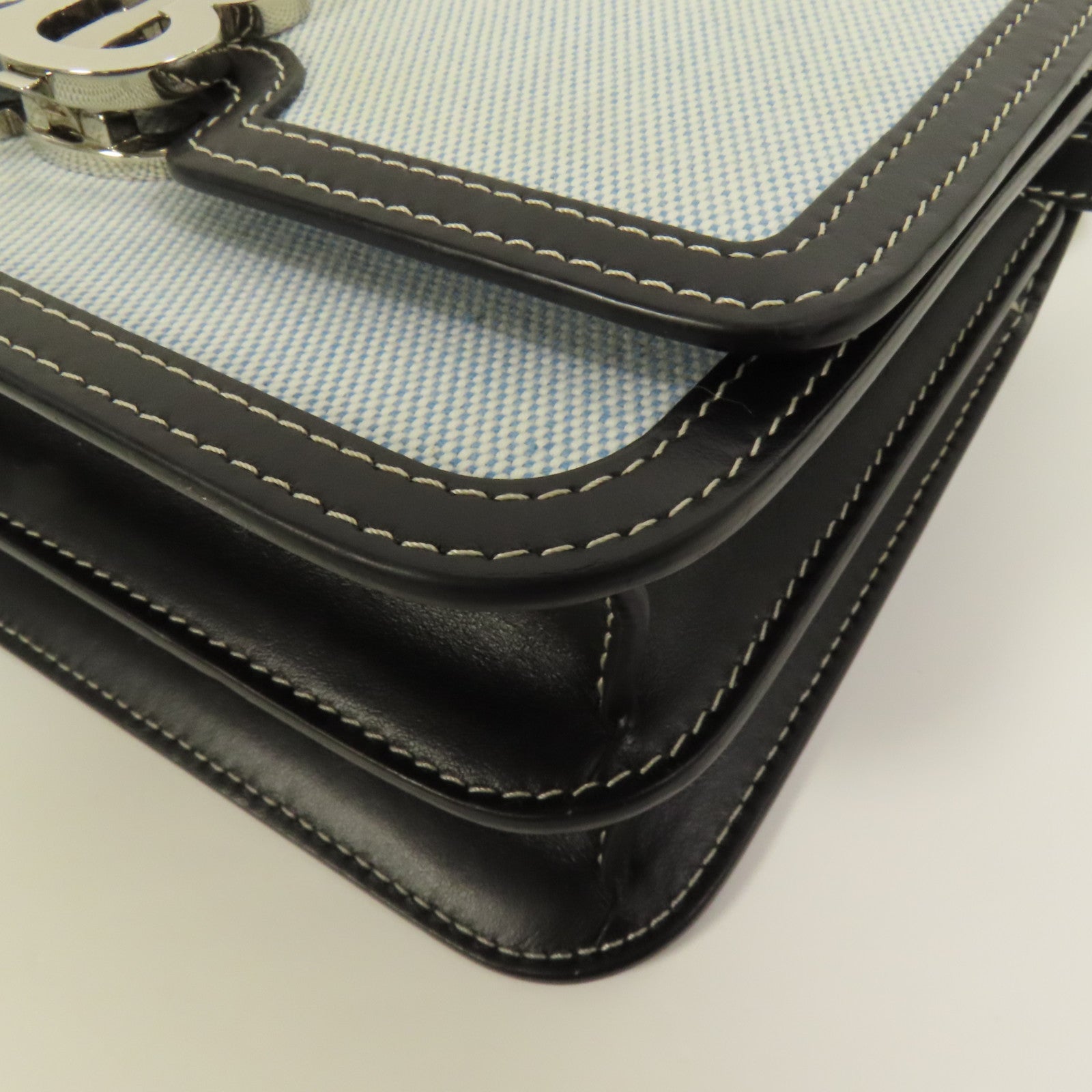 BURBERRY 牛皮皮革/帆布Shoulder Bag銀扣肩背袋