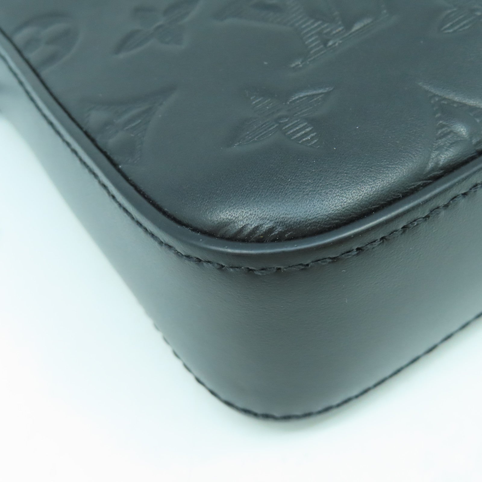 LOUIS VUITTON Monogram Shadow Duo Messenger黑扣肩背袋黑色