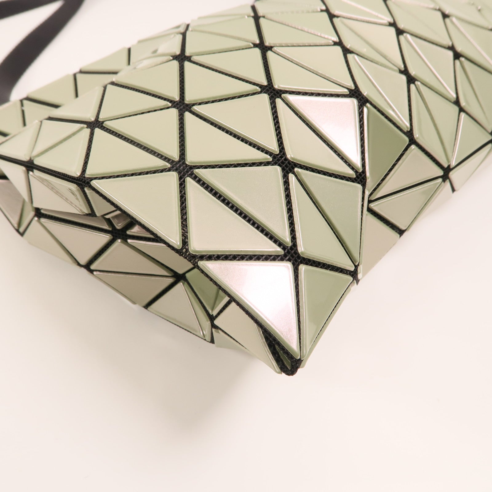 BAO BAO ISSEYMIYAKE PVC Shoulder Bag銀扣肩背袋