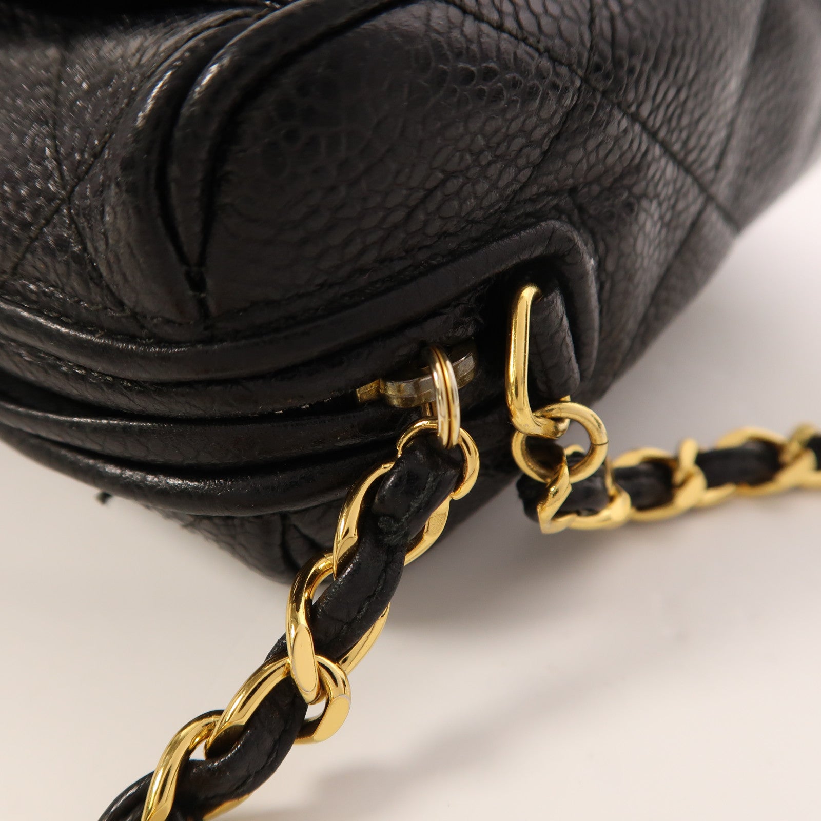 CHANEL 牛皮皮革Chain Shoulder金扣鏈帶肩背袋
