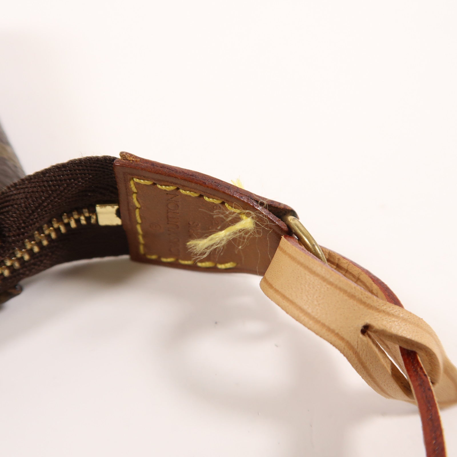 LOUIS VUITTON Monogram Pochette Accessoires金扣手拿包棕色