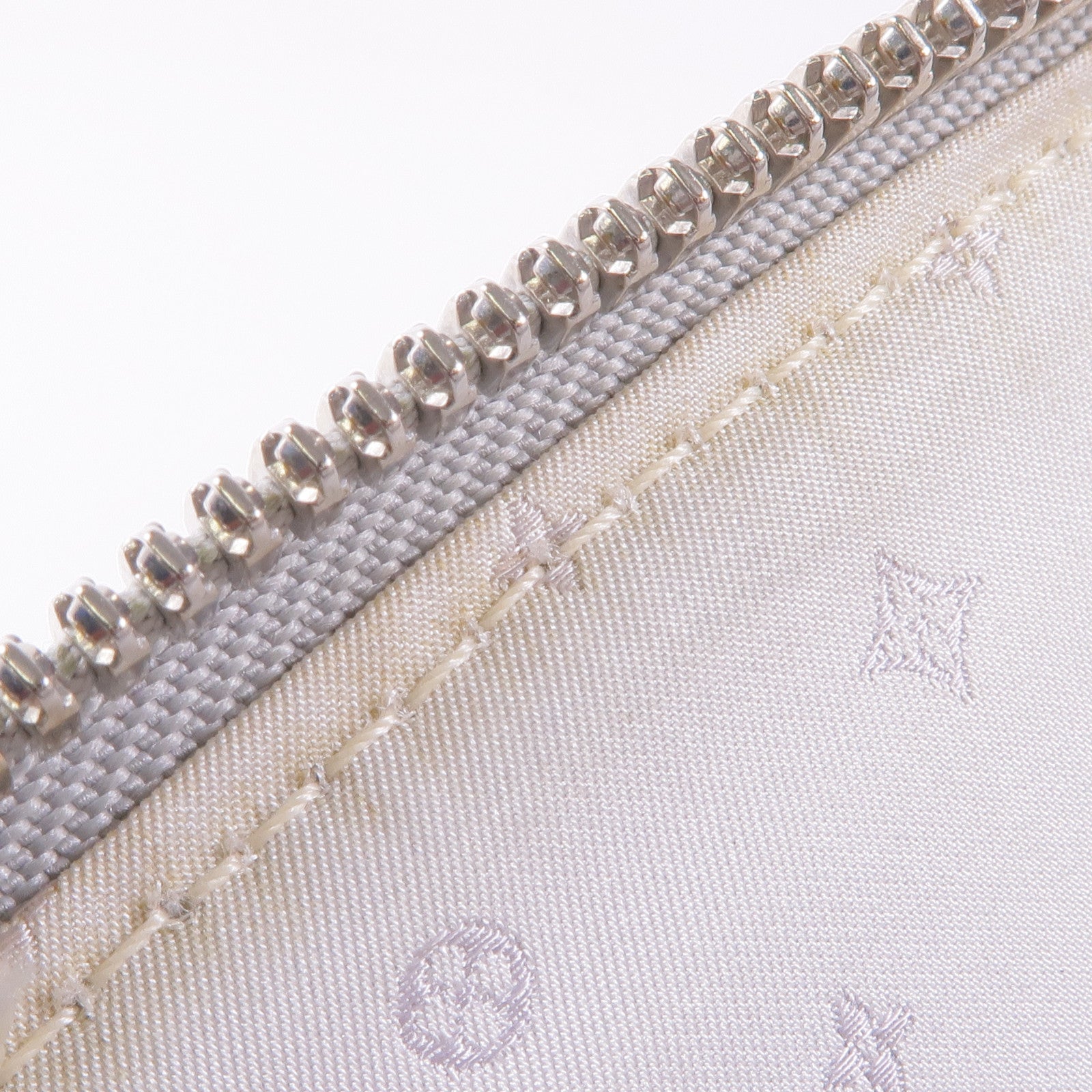 LOUIS VUITTON 皮革Lockit PM銀扣手挽袋