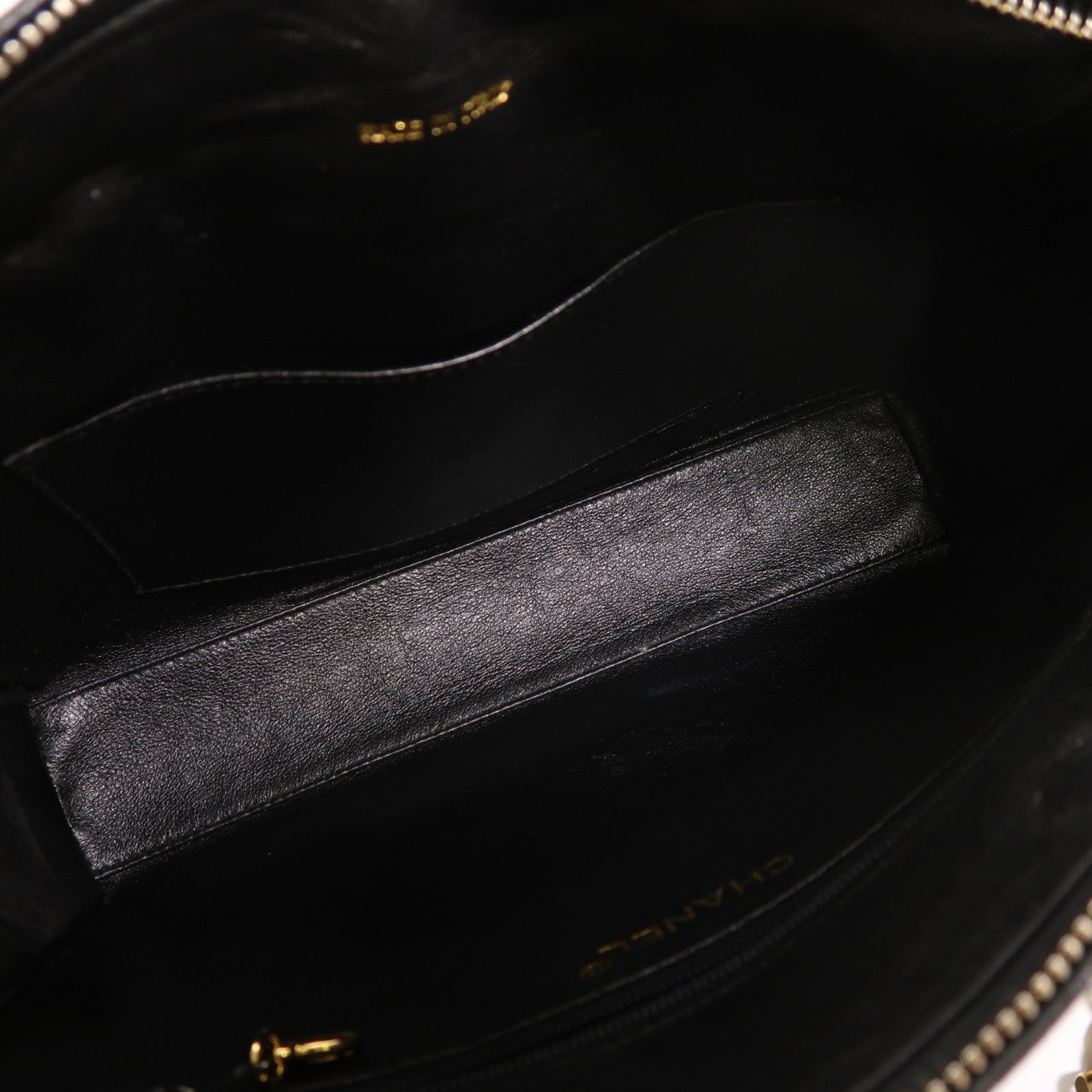 CHANEL 牛皮皮革Chain Shoulder金扣鏈帶肩背袋