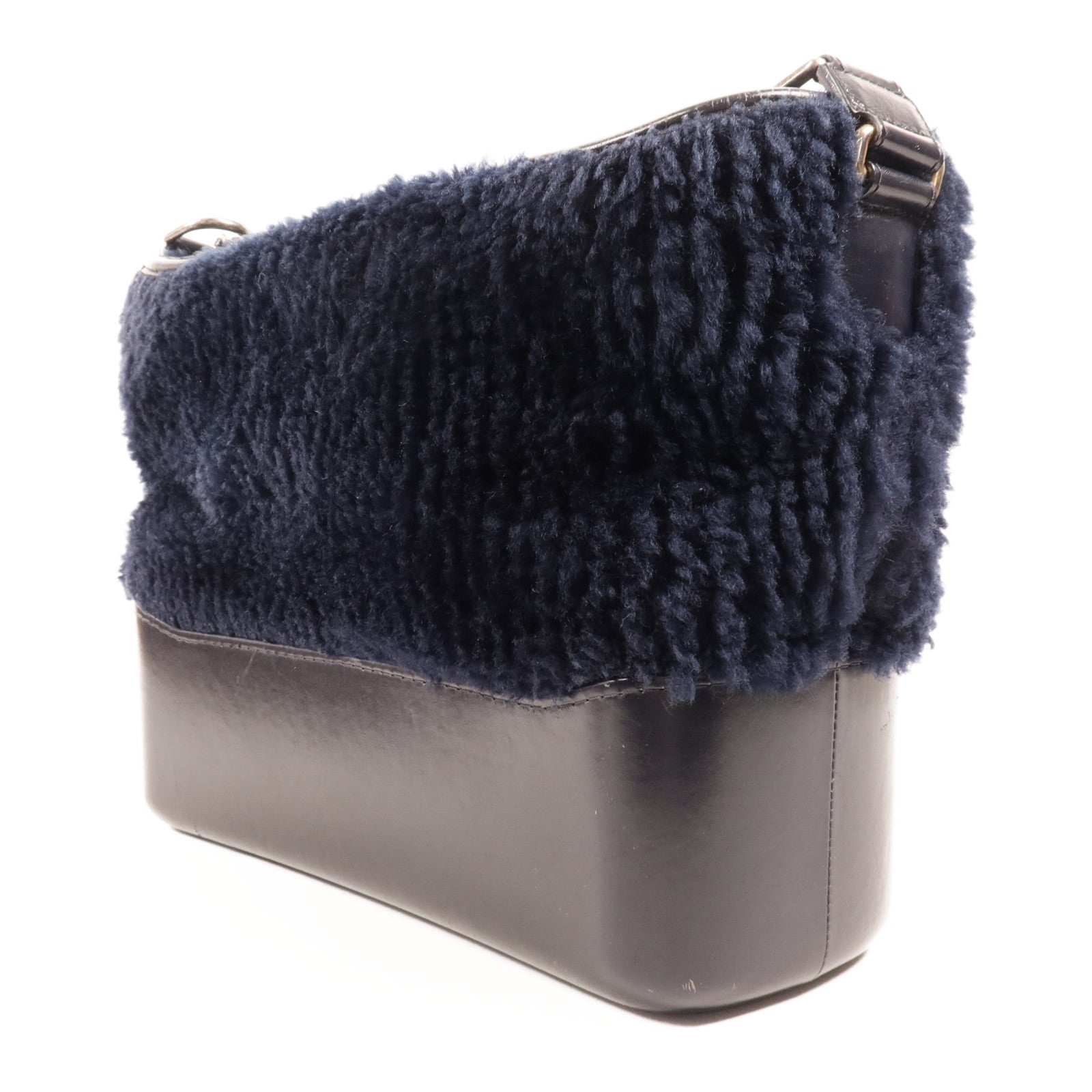 CHANEL 牛皮皮革/羊毛Gabrielle Medium鏈帶肩背袋