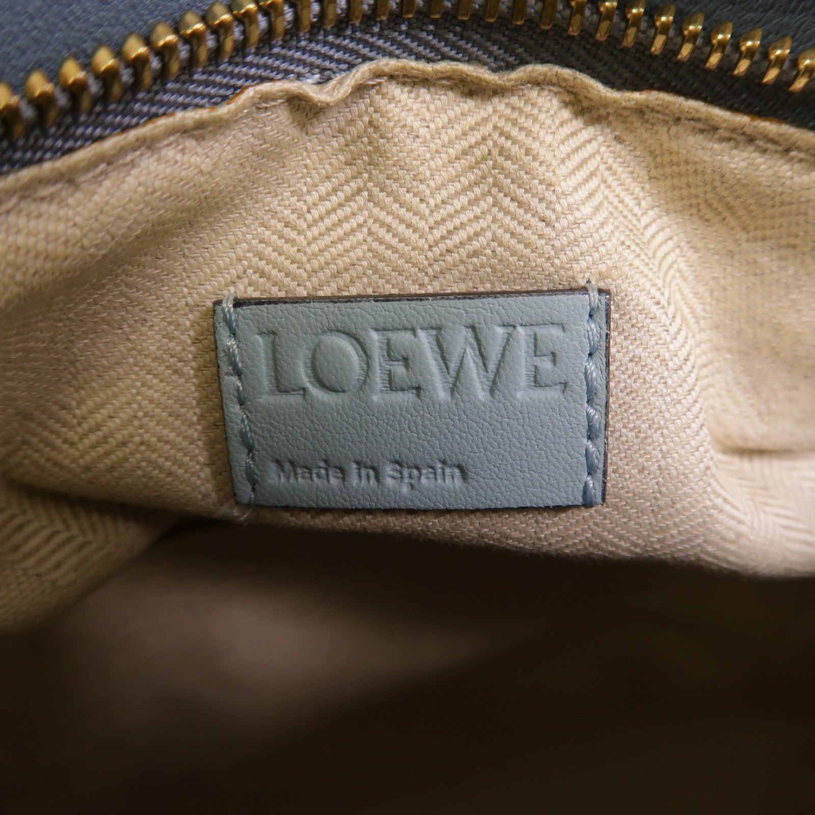 LOEWE 牛皮皮革Puzzle Medium手挽肩背兩用袋