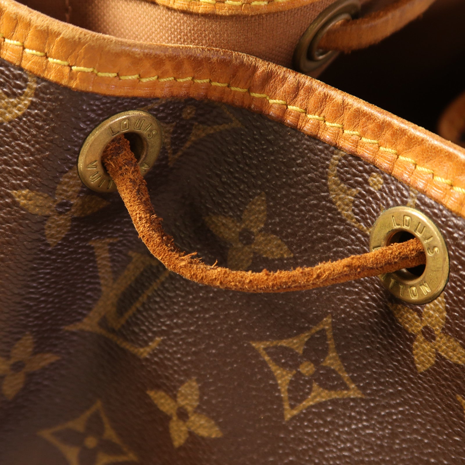 LOUIS VUITTON Monogram Noe金扣肩背袋