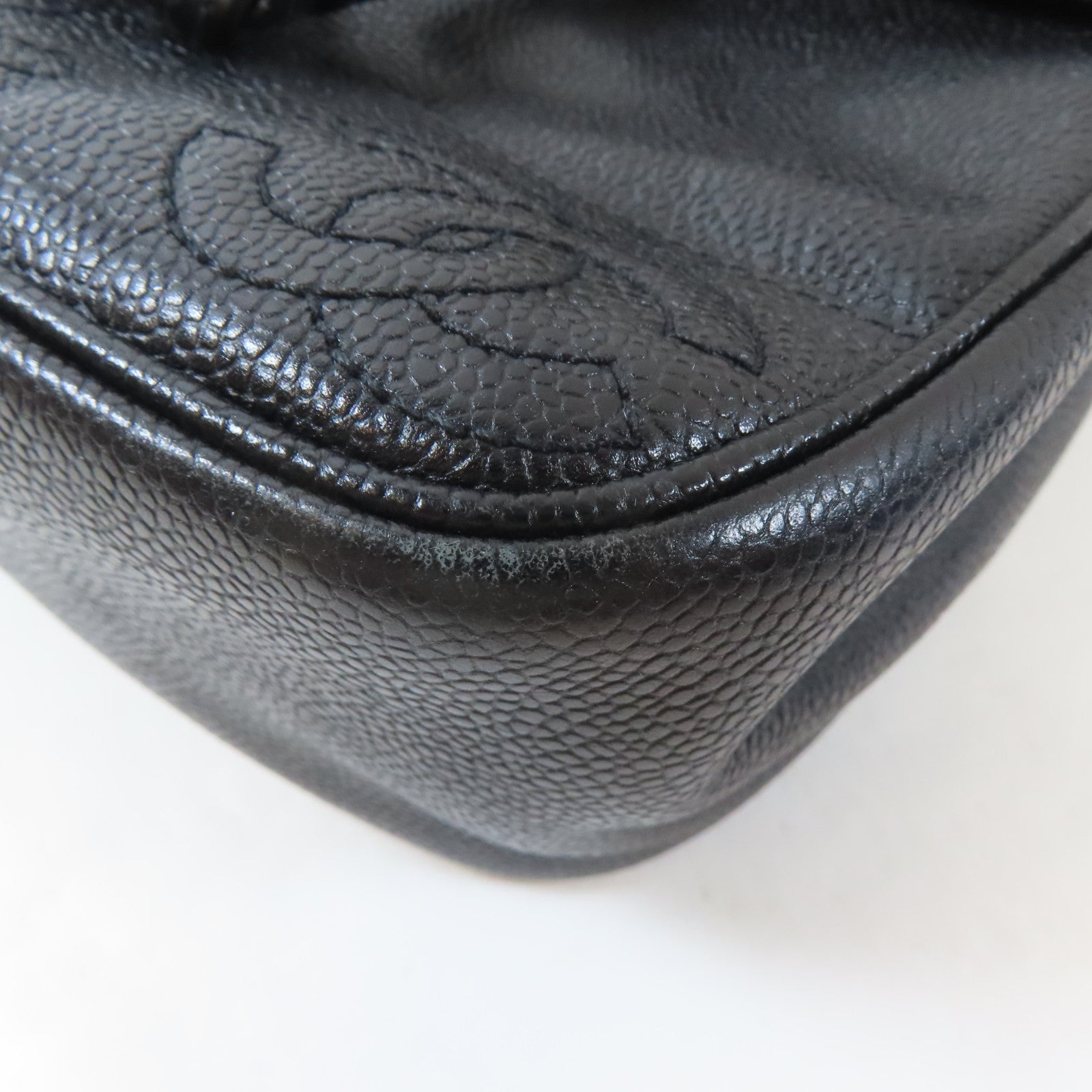 CHANEL Caviar皮革Triple CC Backpack金扣背包黑色