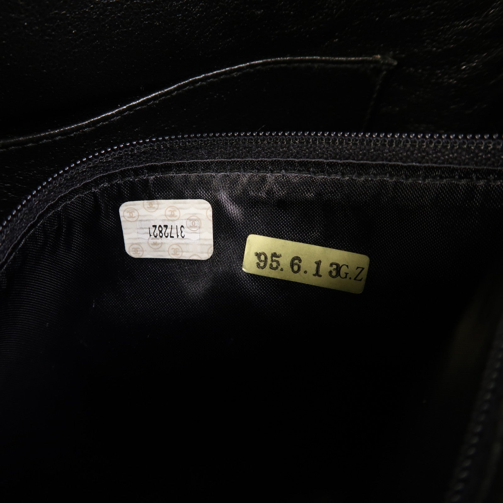 CHANEL 牛皮皮革Chain Shoulder金扣鏈帶肩背袋