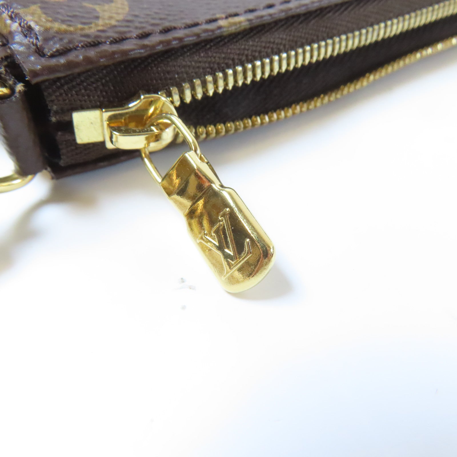 LOUIS VUITTON Monogram Multi Pochette Accessories金扣肩背袋啡色