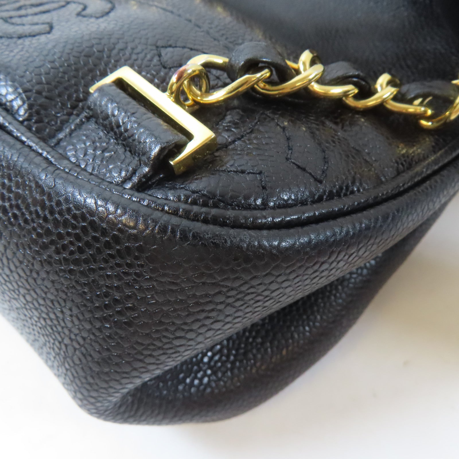 CHANEL Caviar皮革Triple CC Backpack金扣背包黑色