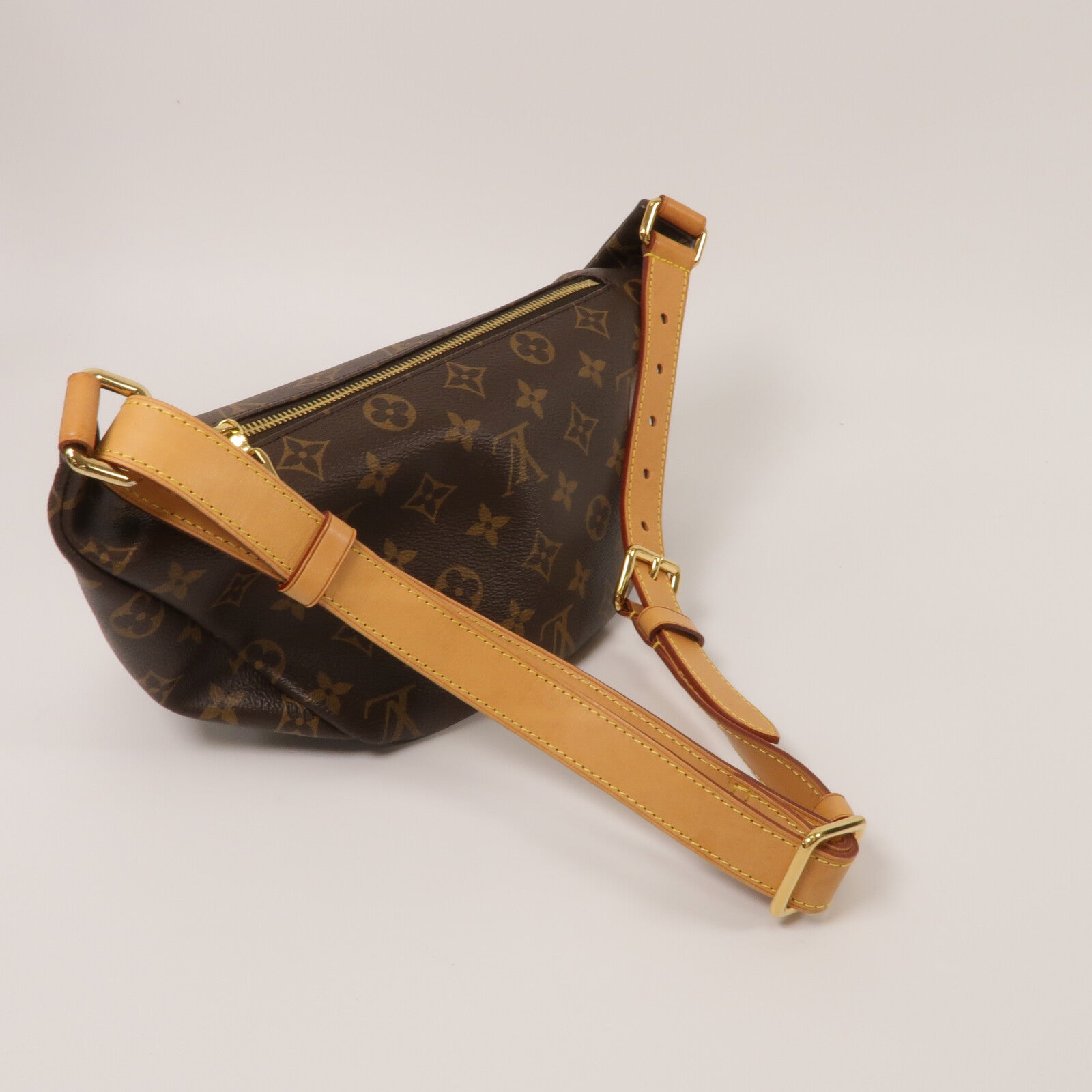 LOUIS VUITTON Monogram Bum Bag腰包
