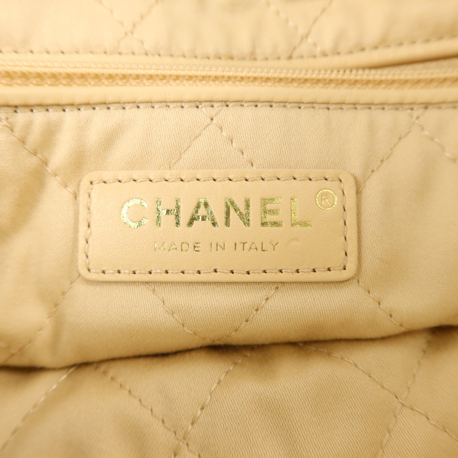 CHANEL 牛皮皮革Chanel 22 Backpack背包