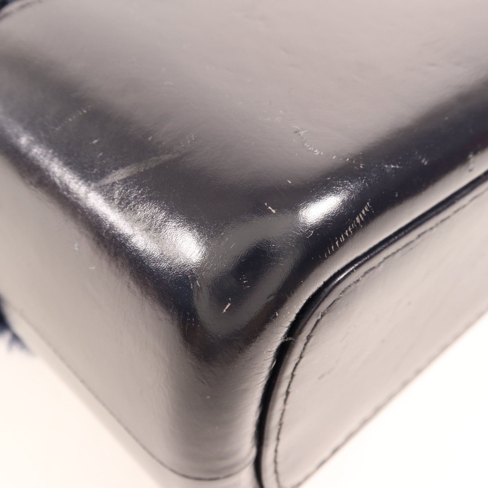 CHANEL 牛皮皮革/羊毛Gabrielle Medium鏈帶肩背袋