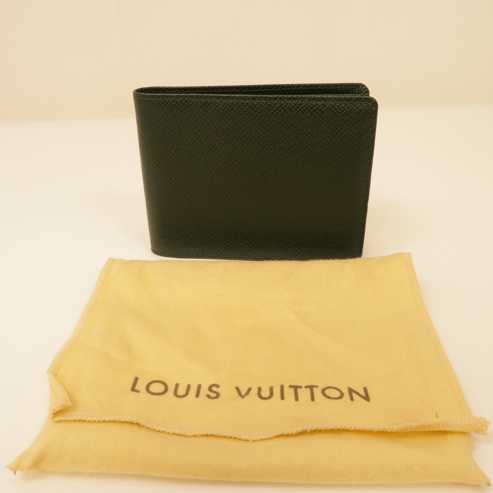 LOUIS VUITTON Taiga Porte Billets 3 Voler折疊錢包綠色