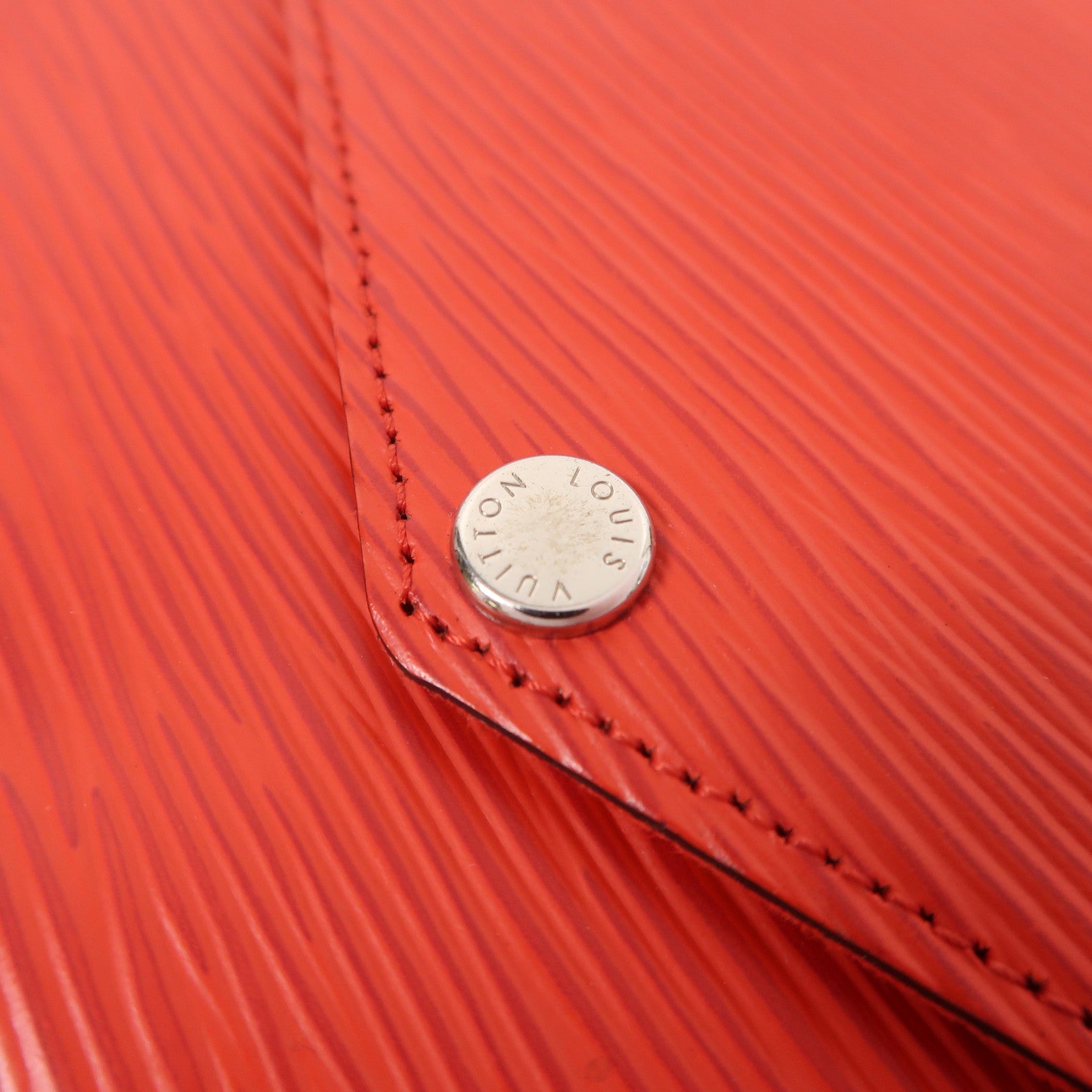 LOUIS VUITTON Epi Pochette Felice銀扣鏈帶肩背袋