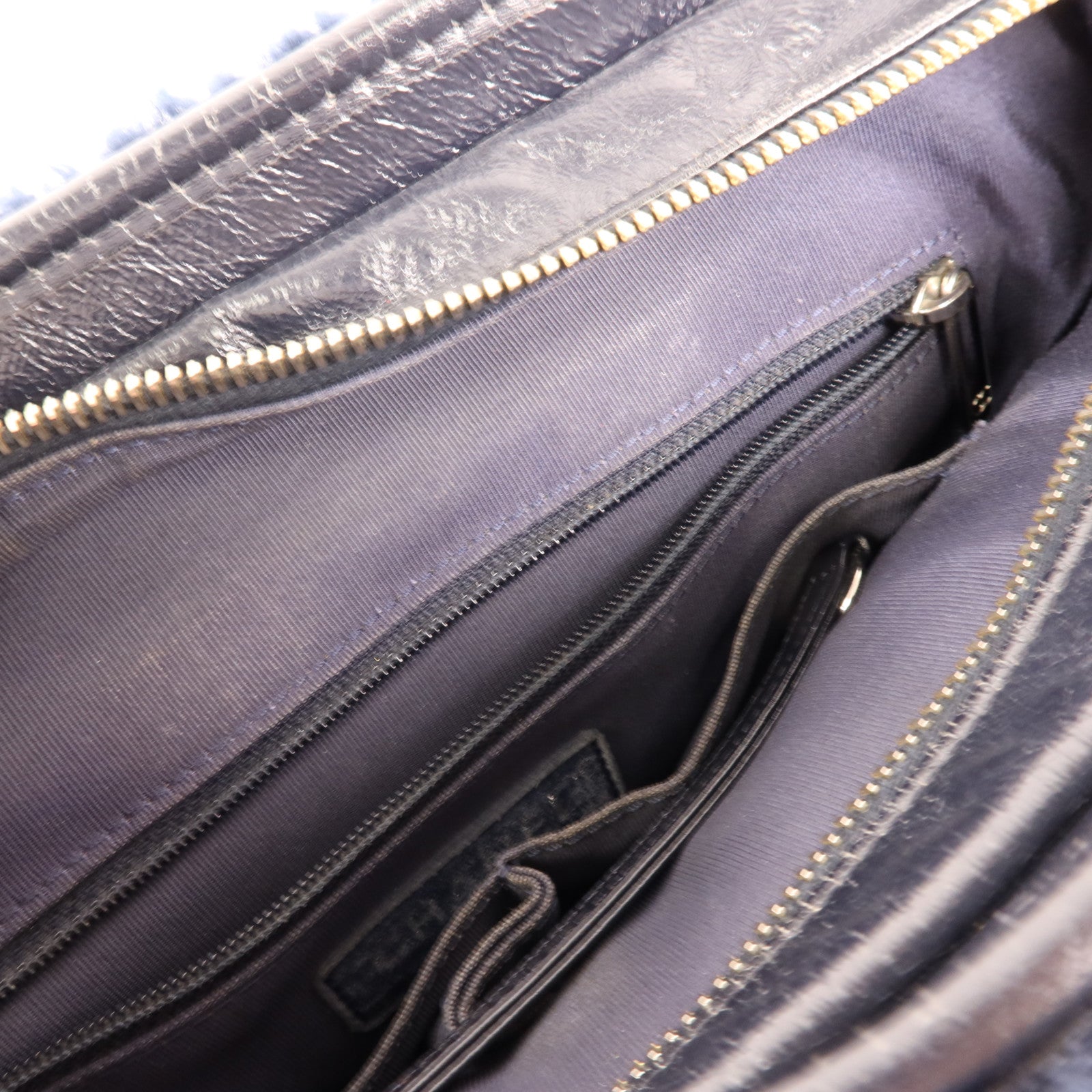 CHANEL 牛皮皮革/羊毛Gabrielle Medium鏈帶肩背袋